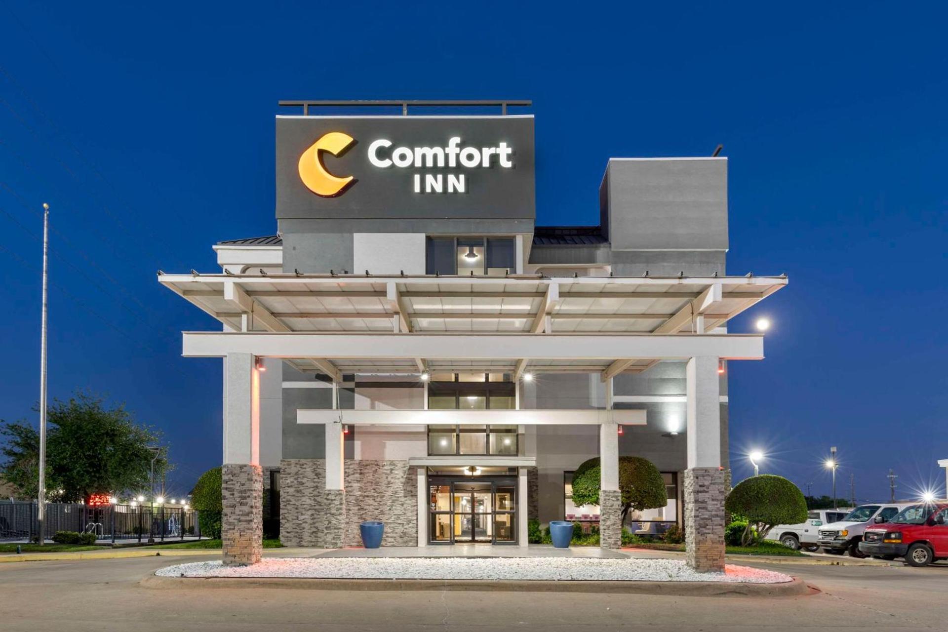 Comfort Inn Dallas North Love Field Airport photo 28