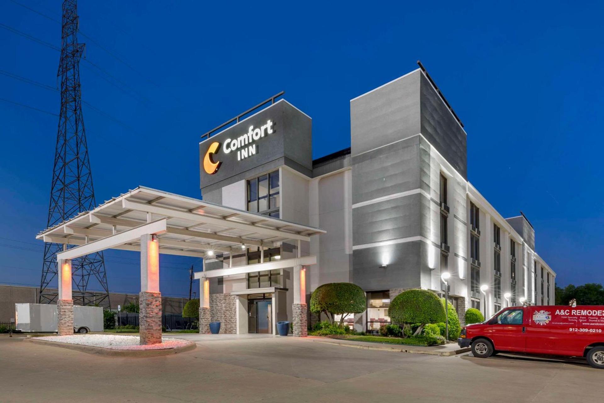Comfort Inn Dallas North Love Field Airport photo 29