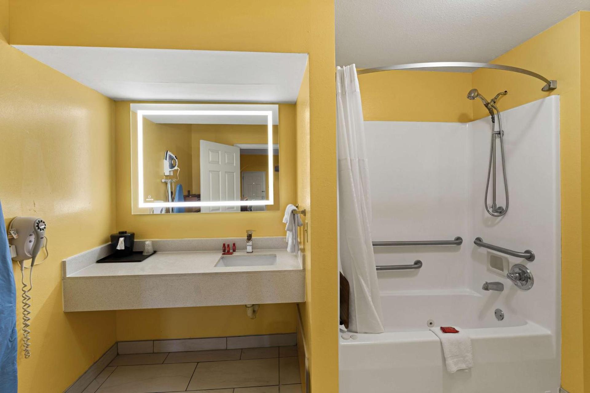SureStay by Best Western Gulfport photo 33