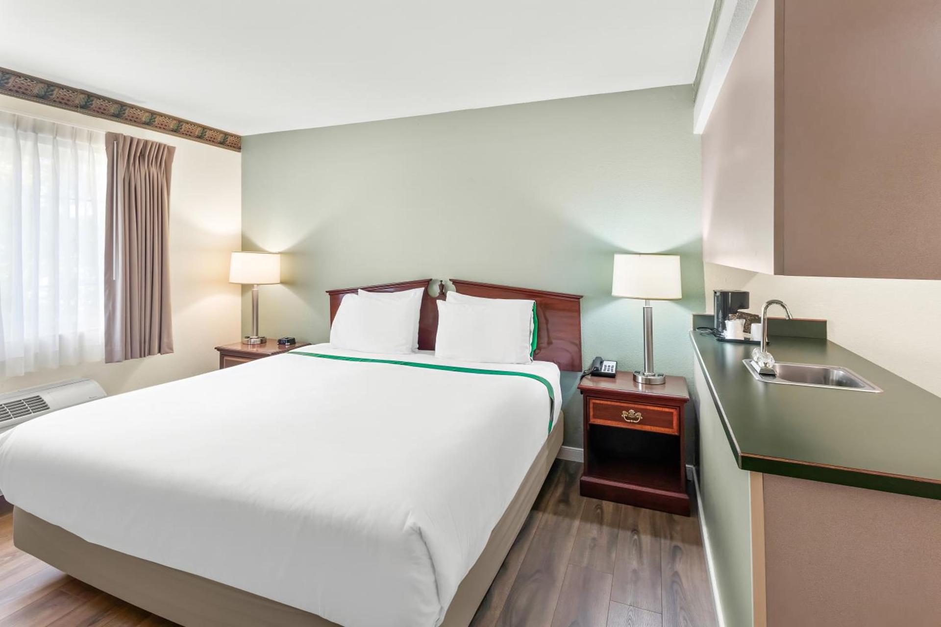 GuestHouse Inn & Suites Kelso/Longview photo 3