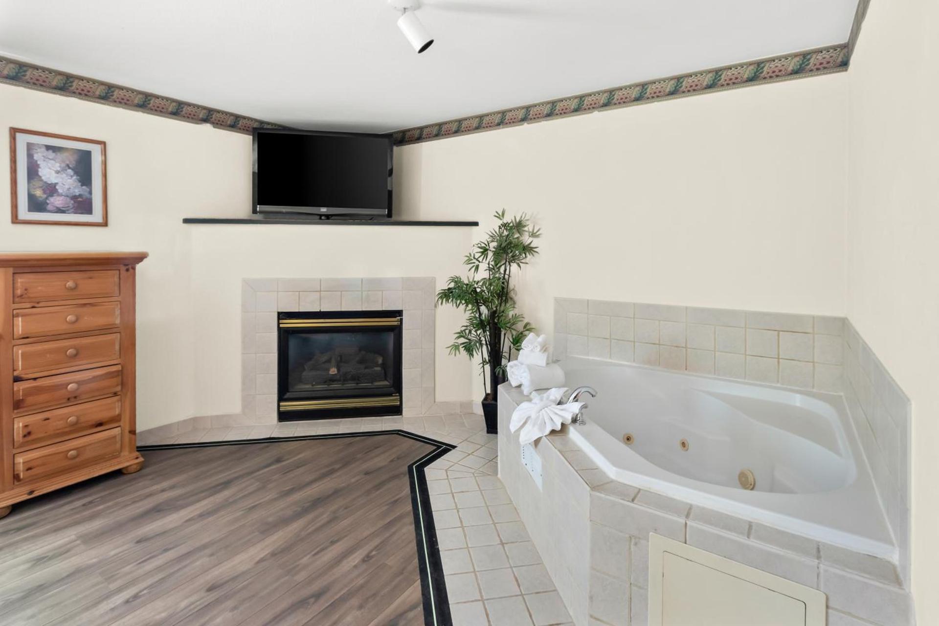 GuestHouse Inn & Suites Kelso/Longview photo 12