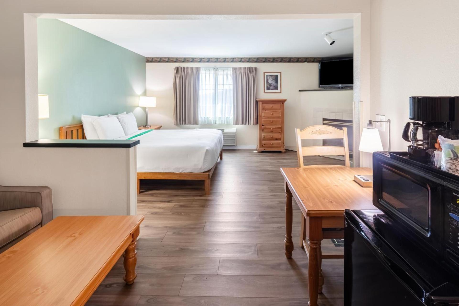 GuestHouse Inn & Suites Kelso/Longview photo 11