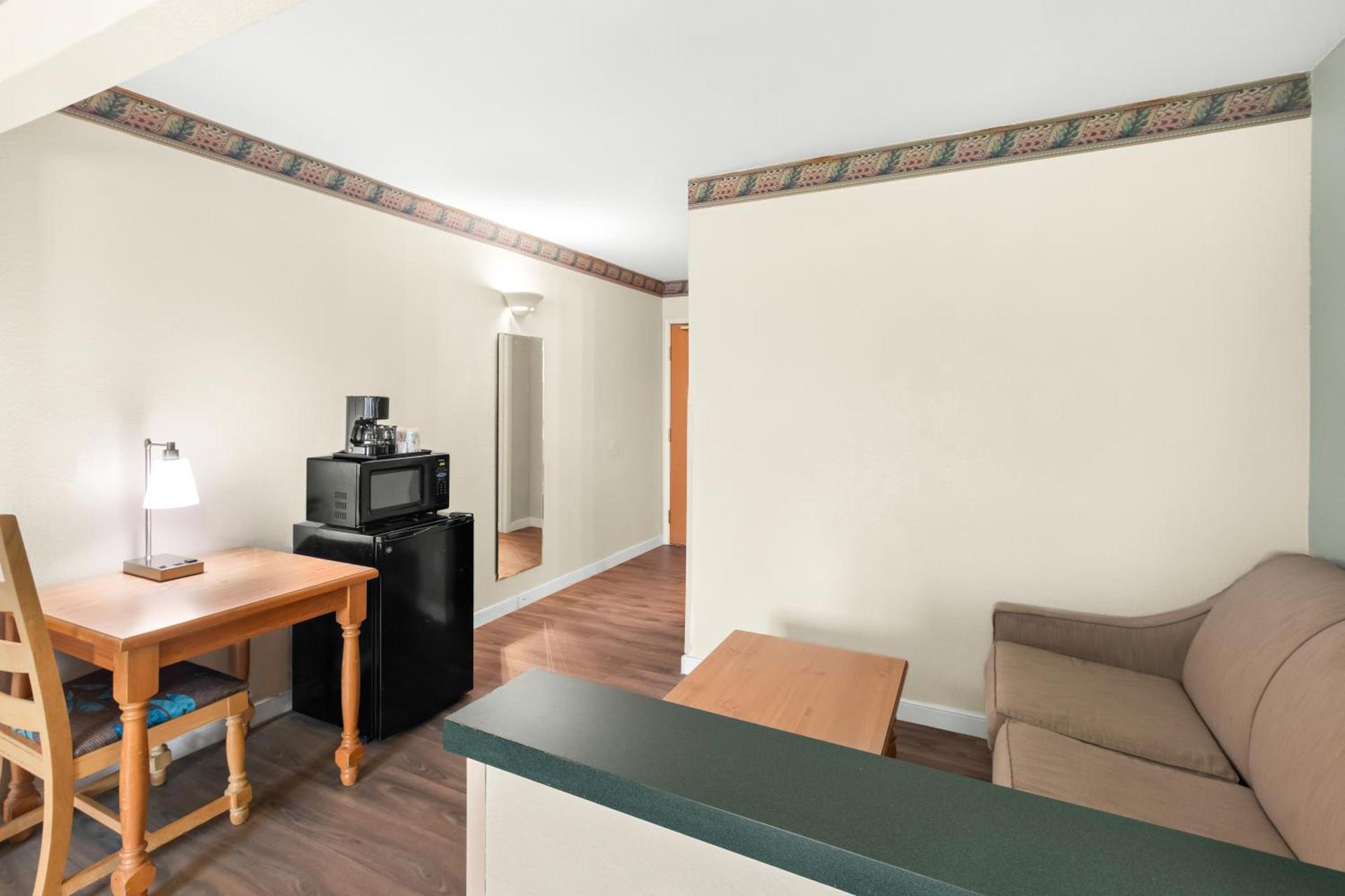GuestHouse Inn & Suites Kelso/Longview photo 10