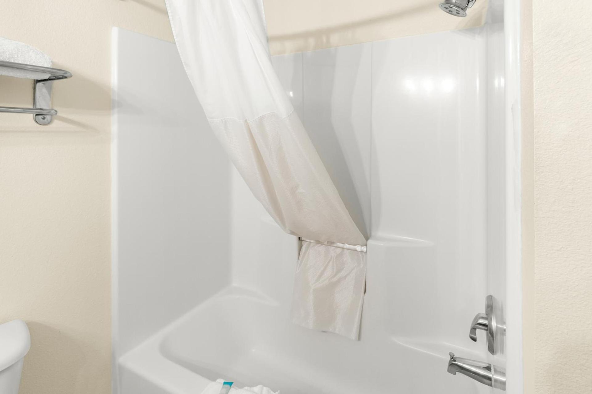 GuestHouse Inn & Suites Kelso/Longview photo 17