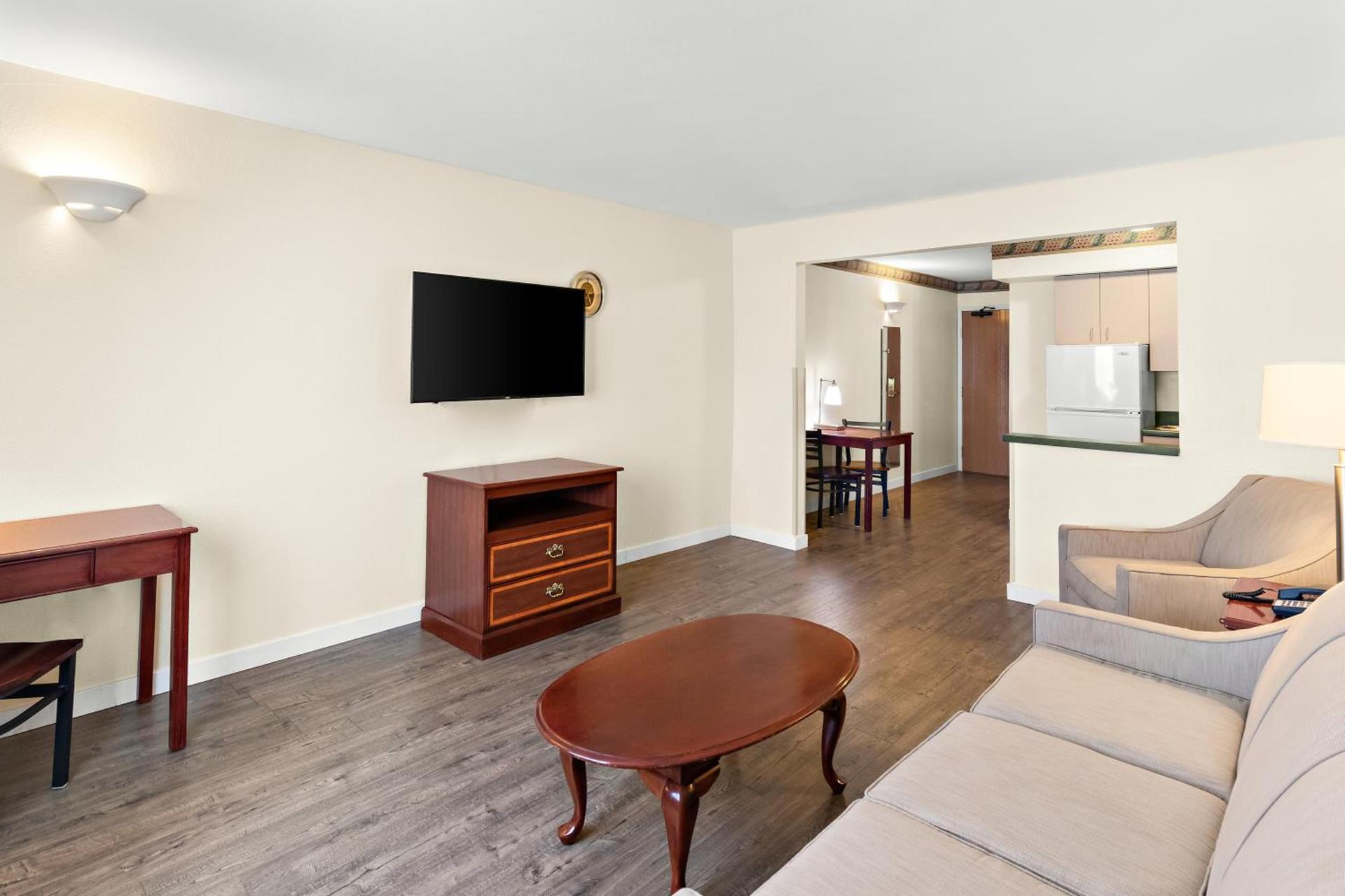 GuestHouse Inn & Suites Kelso/Longview photo 15