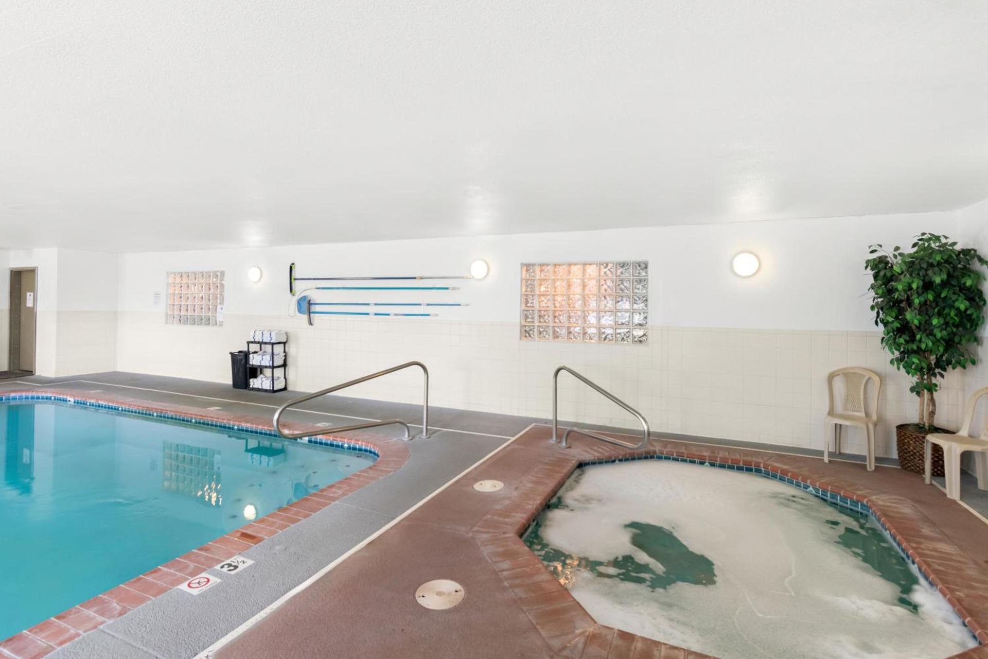 GuestHouse Inn & Suites Kelso/Longview photo 26