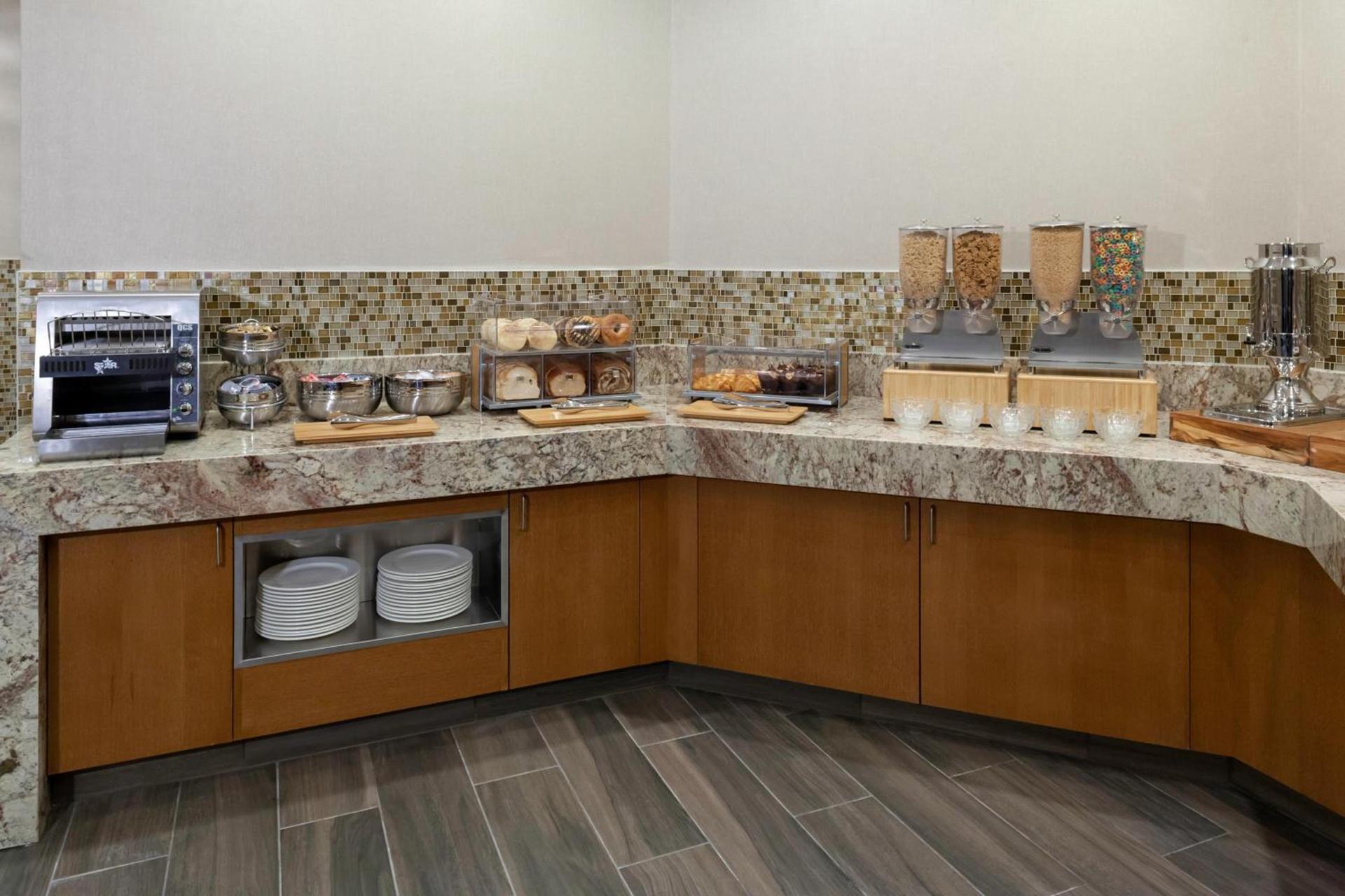 DoubleTree by Hilton Kansas City - Overland Park photo 4