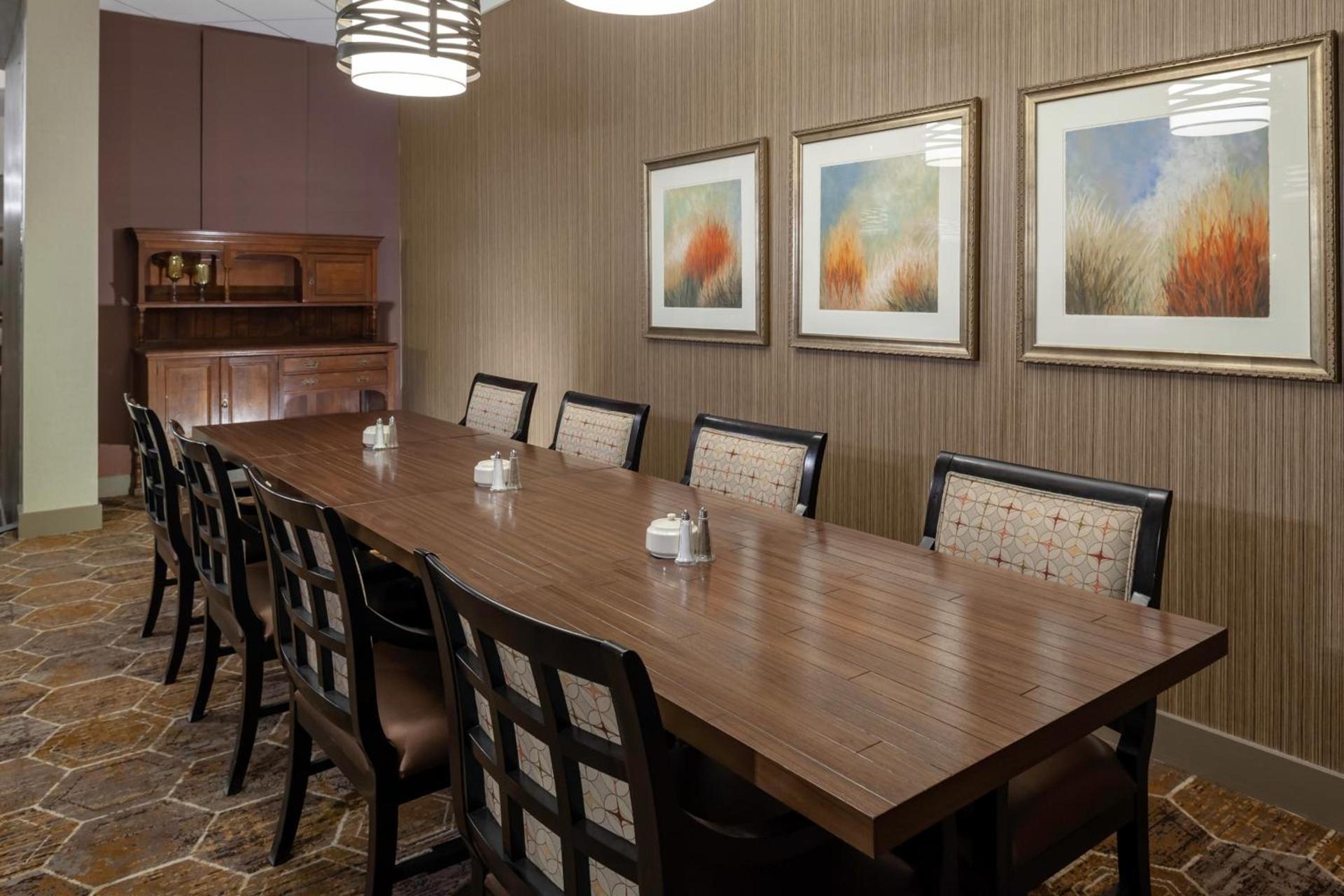 DoubleTree by Hilton Kansas City - Overland Park photo 3