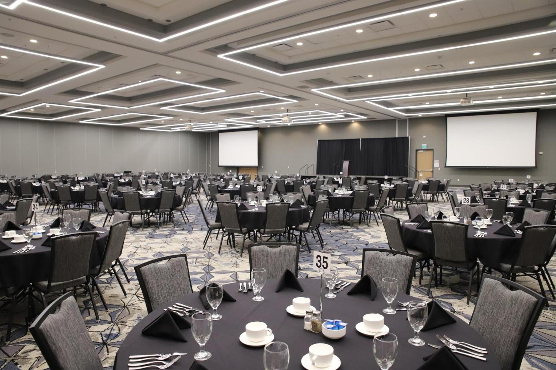 Holiday Inn & Suites Cedar Falls-Waterloo Event Ctr by IHG photo 68