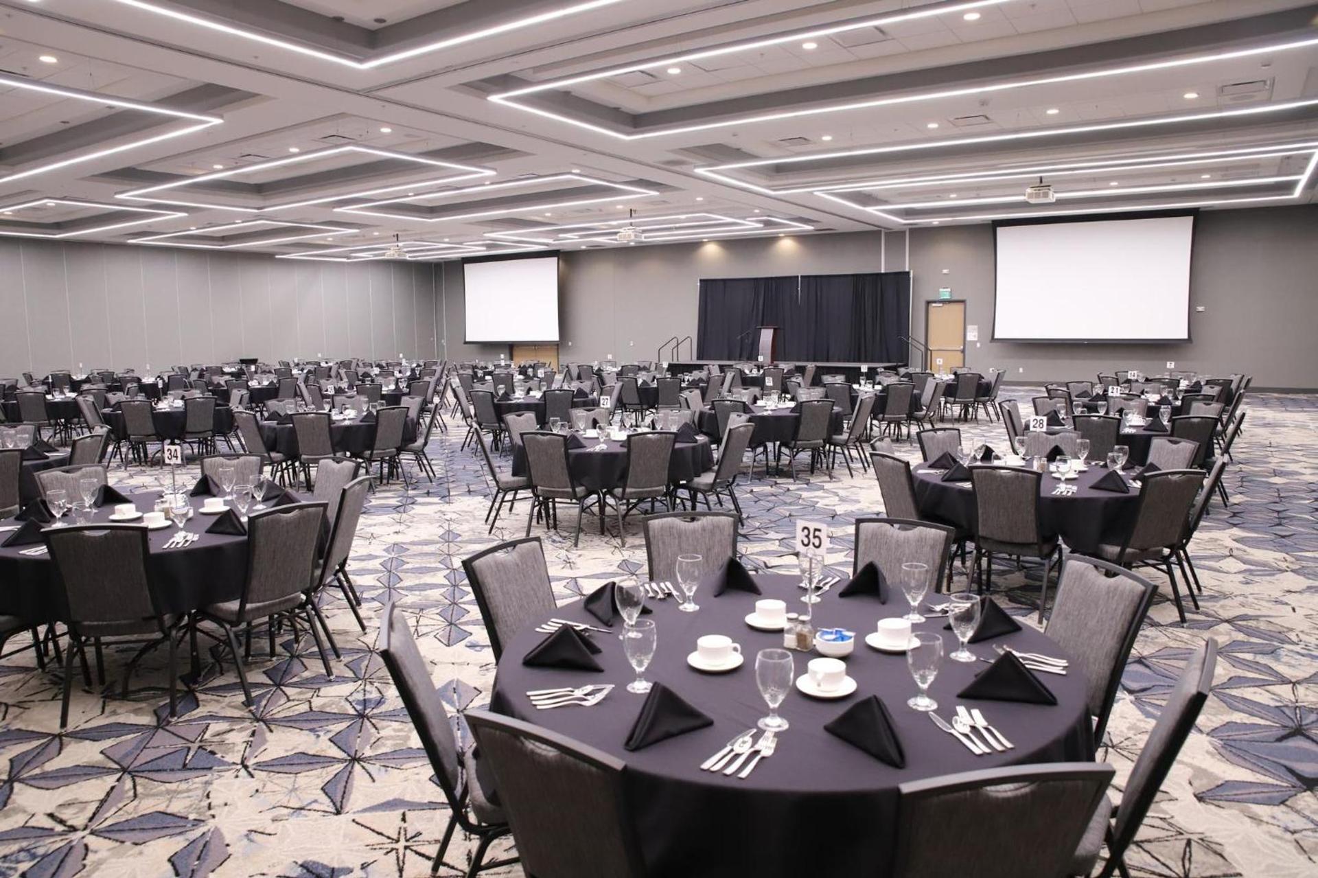 Holiday Inn & Suites Cedar Falls-Waterloo Event Ctr by IHG photo 49