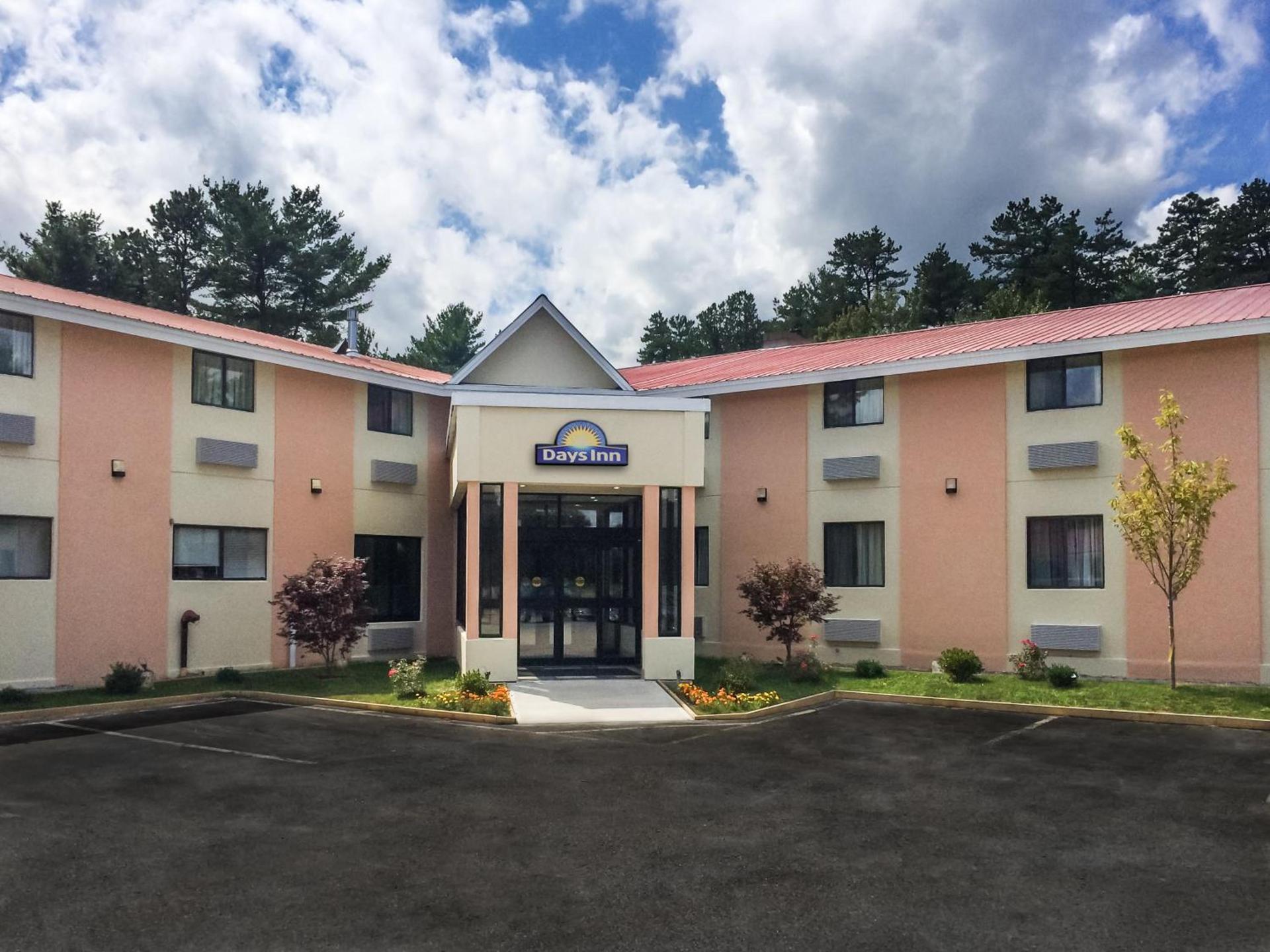 Days Inn by Wyndham Tamworth photo 31