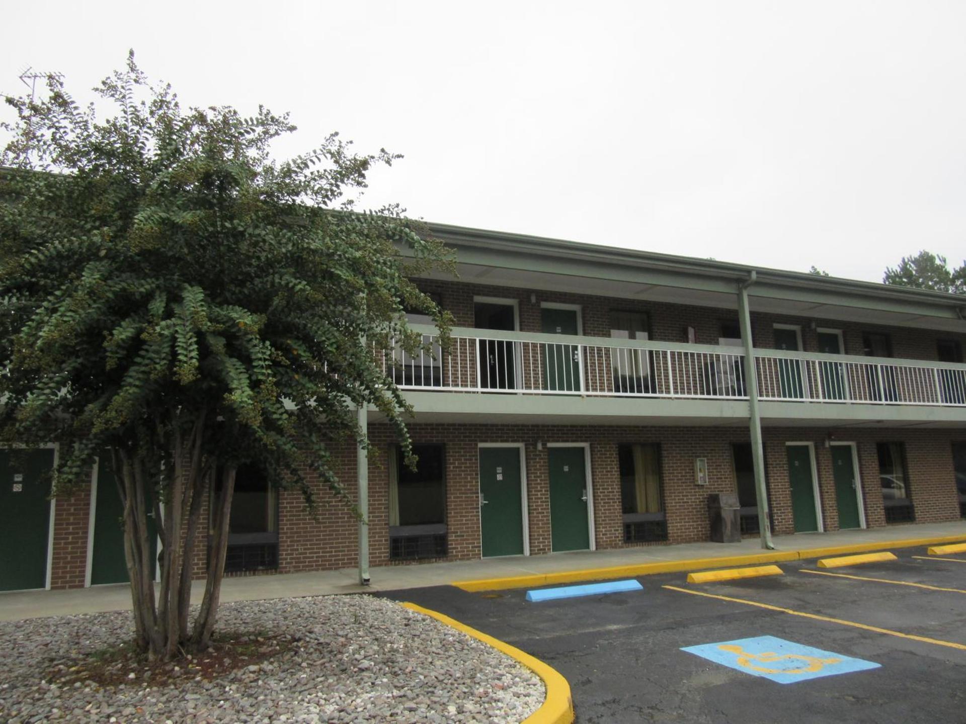 Days Inn by Wyndham Columbia NE Fort Jackson photo 21