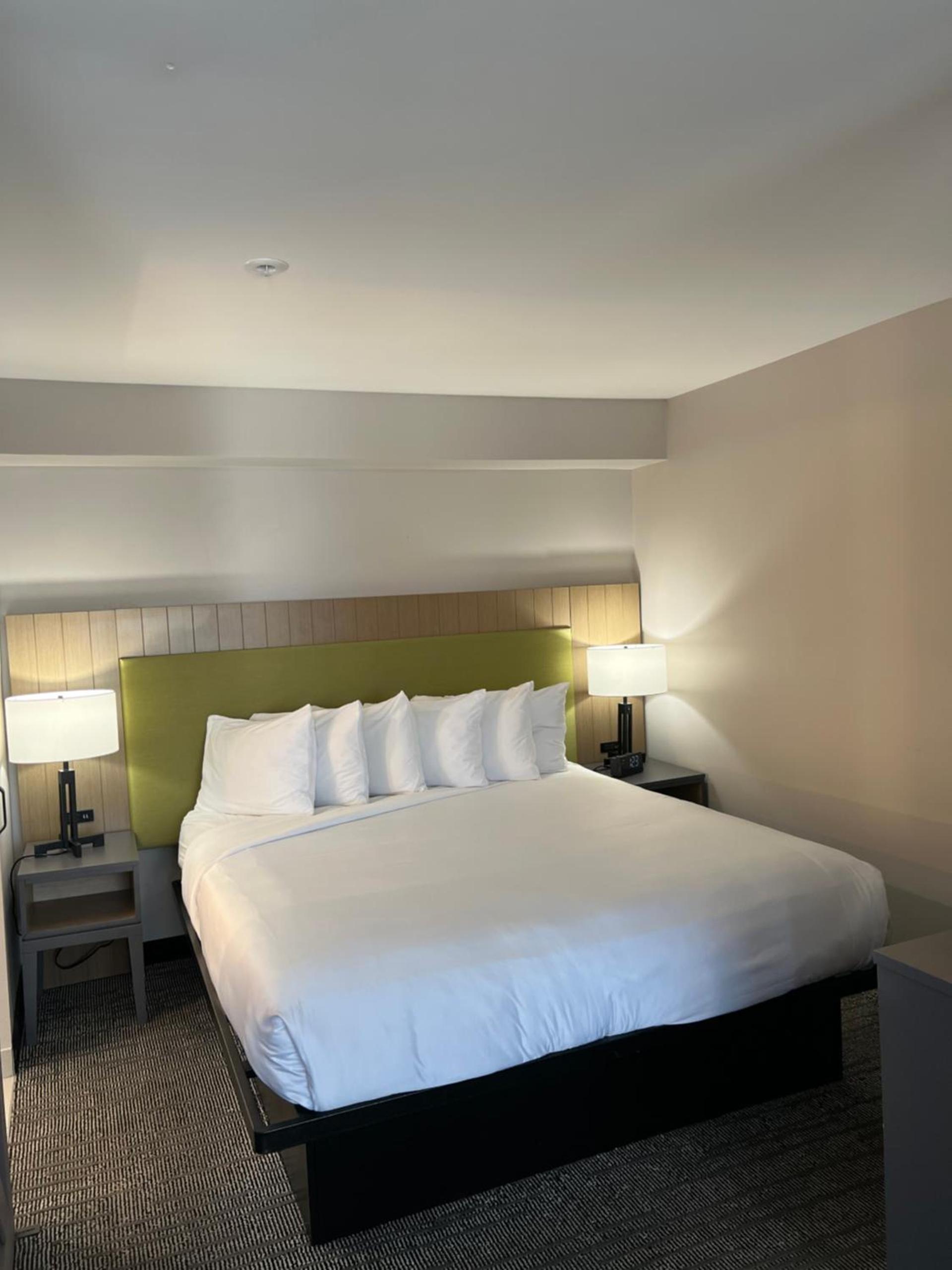 Country Inn & Suites by Radisson, Vallejo Napa Valley, CA photo 61