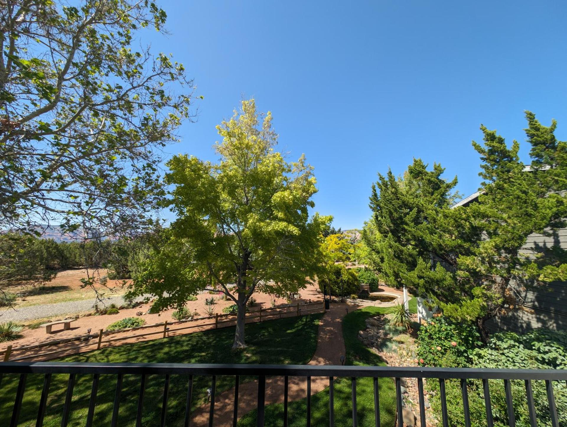 Sky Ranch Lodge photo 75