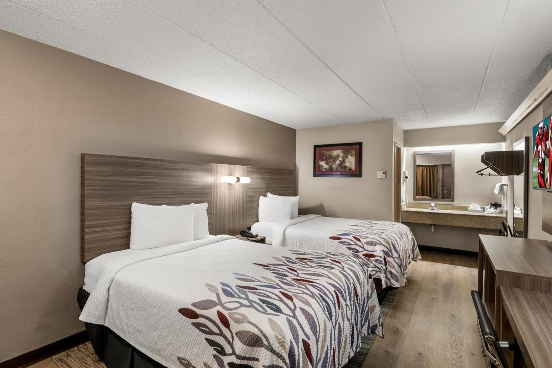 Red Roof Inn Enfield photo 5