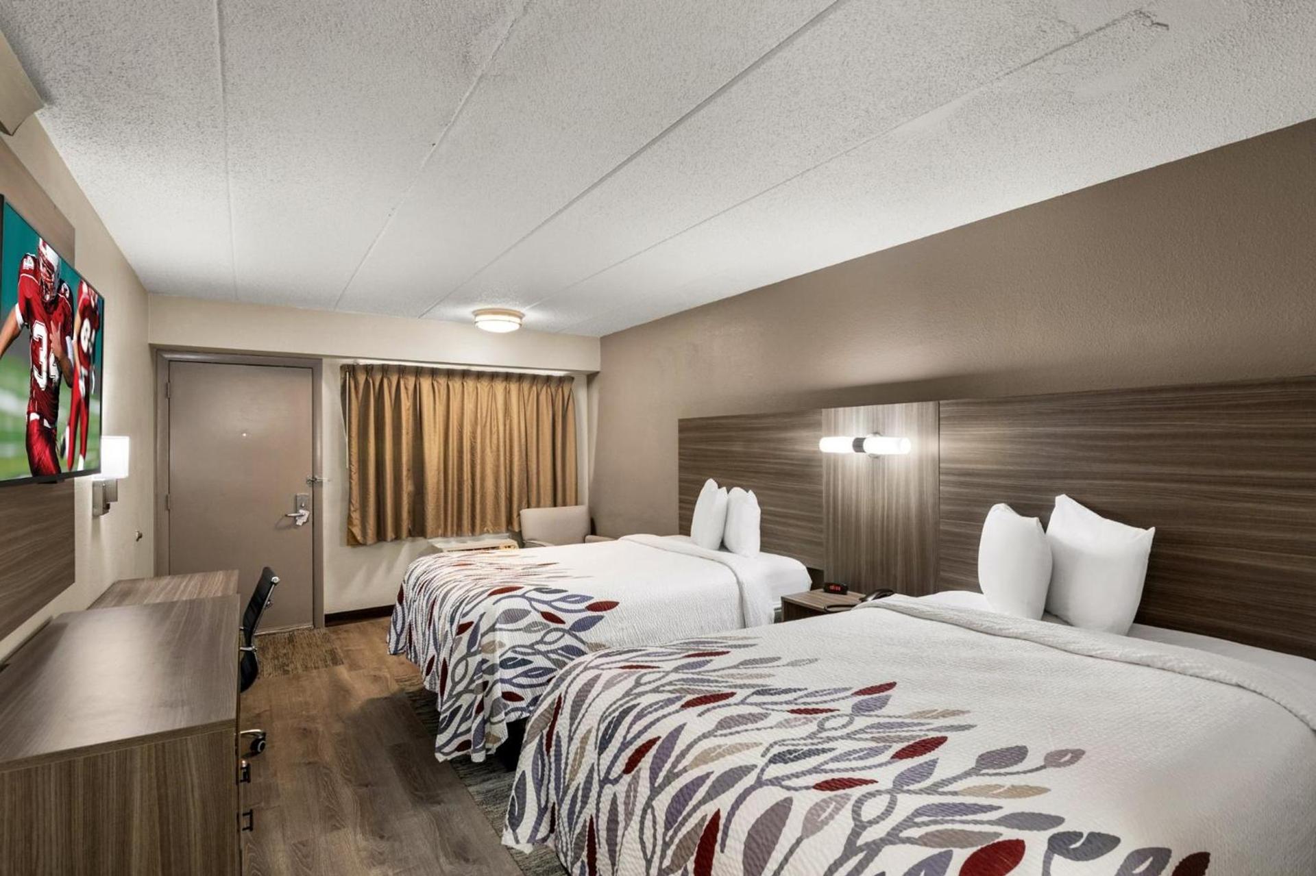 Red Roof Inn Enfield photo 7