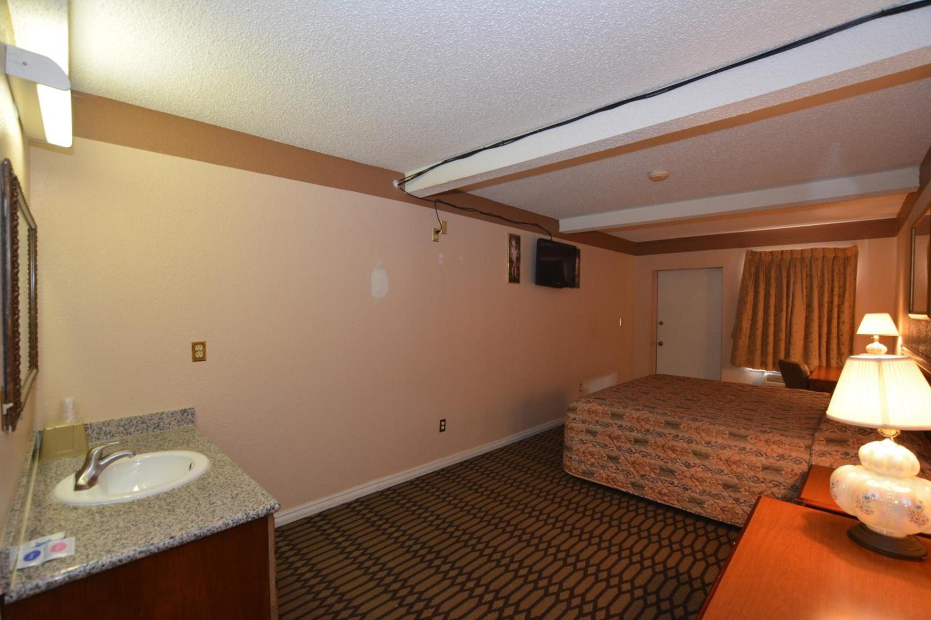 Newcastle Motel photo 17