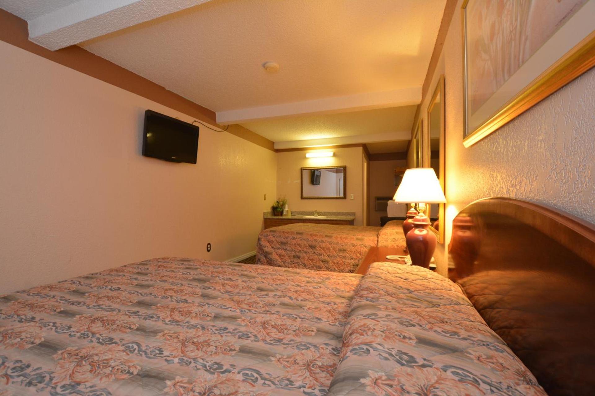 Newcastle Motel photo 10