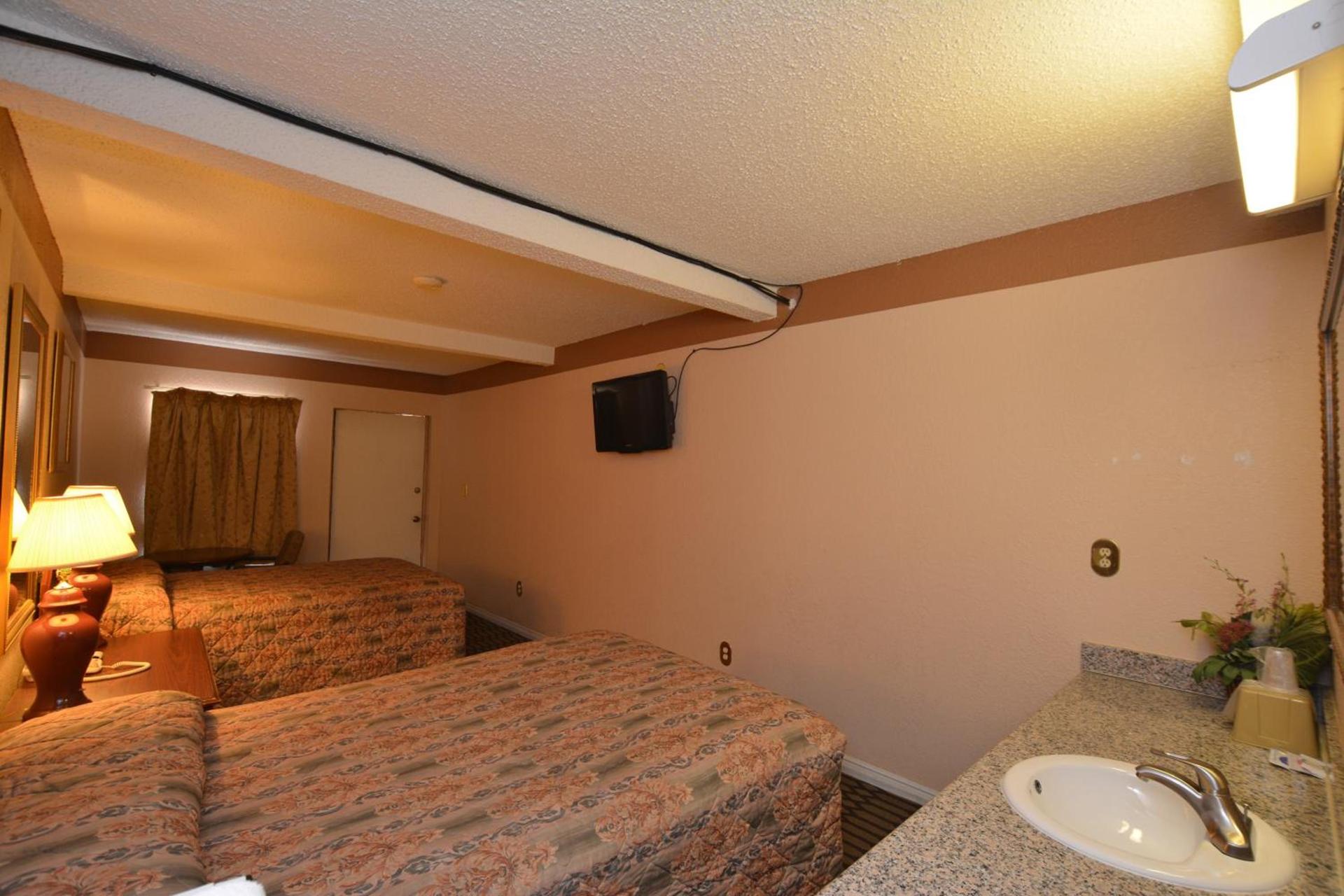 Newcastle Motel photo 9
