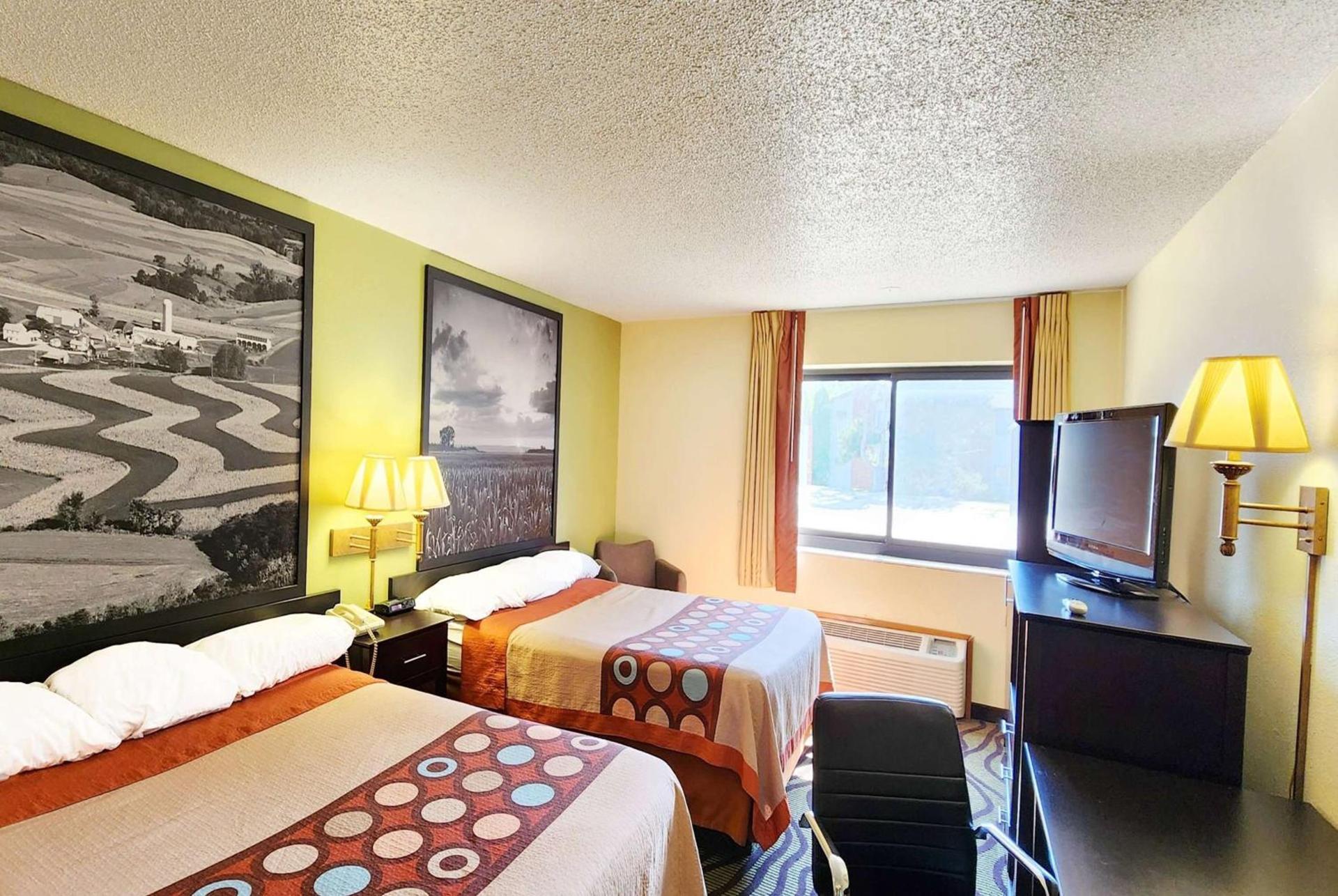 Super 8 by Wyndham Newton photo 8
