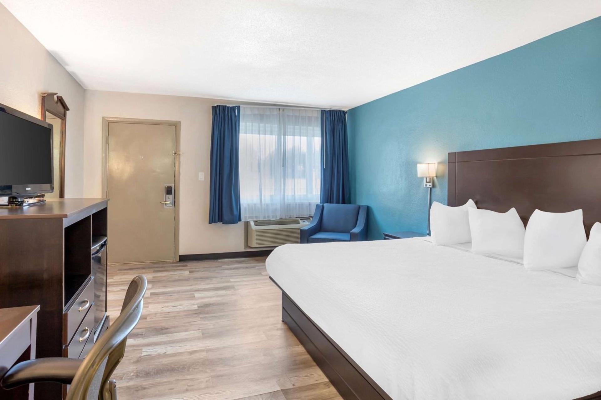 Days Inn by Wyndham Wrightstown McGuire AFB Bordentown photo 12