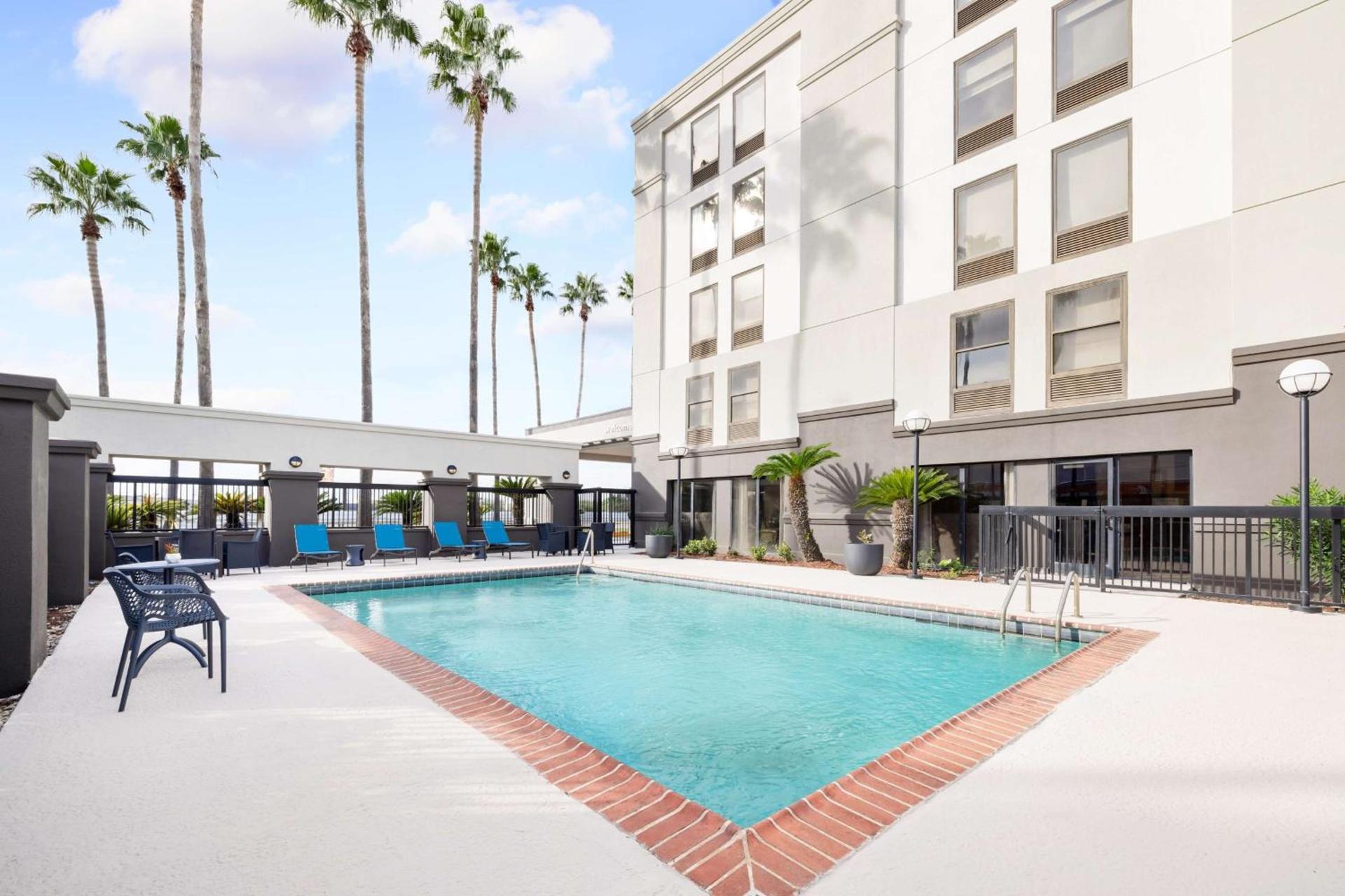 Hampton Inn Laredo photo 4
