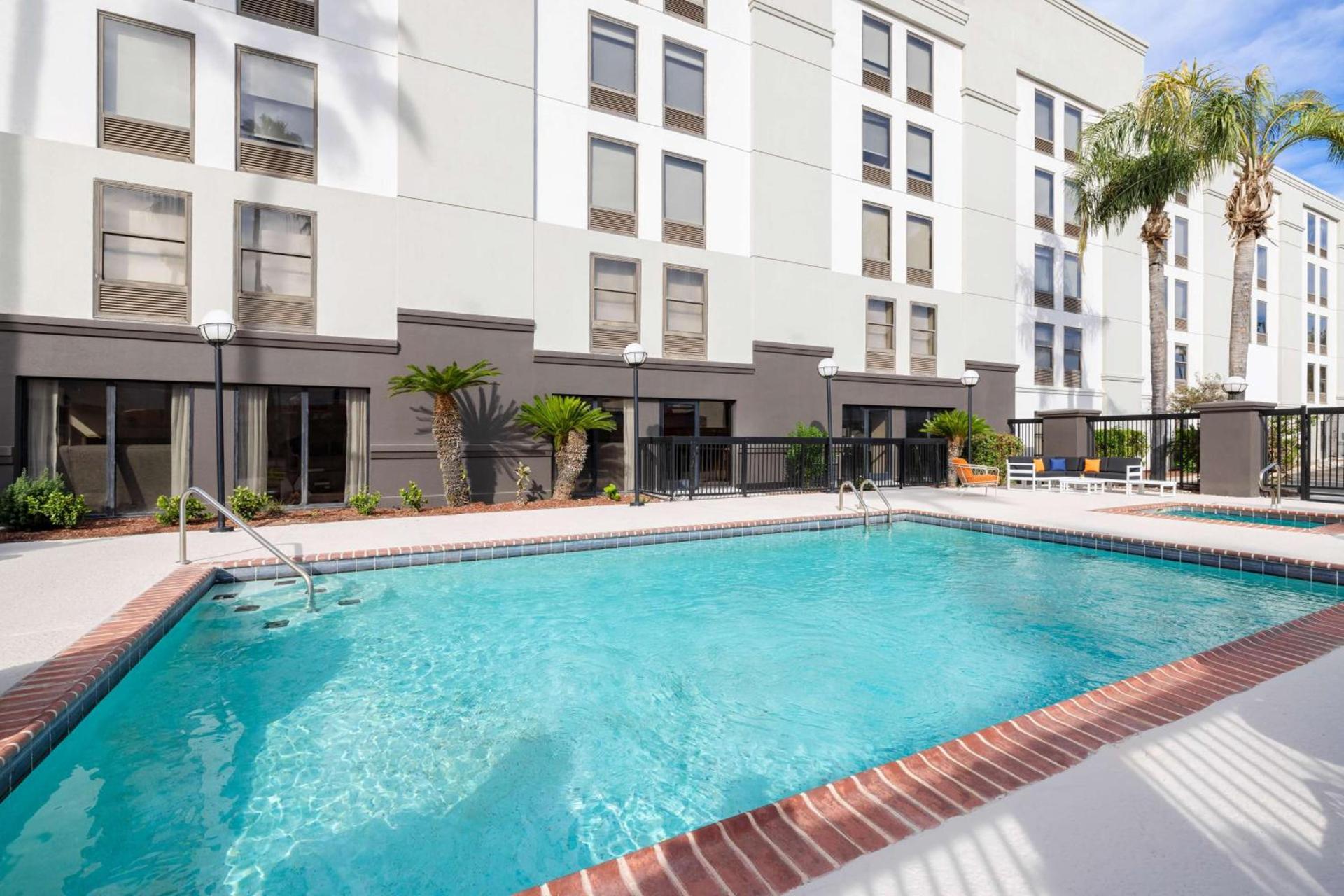 Hampton Inn Laredo photo 3