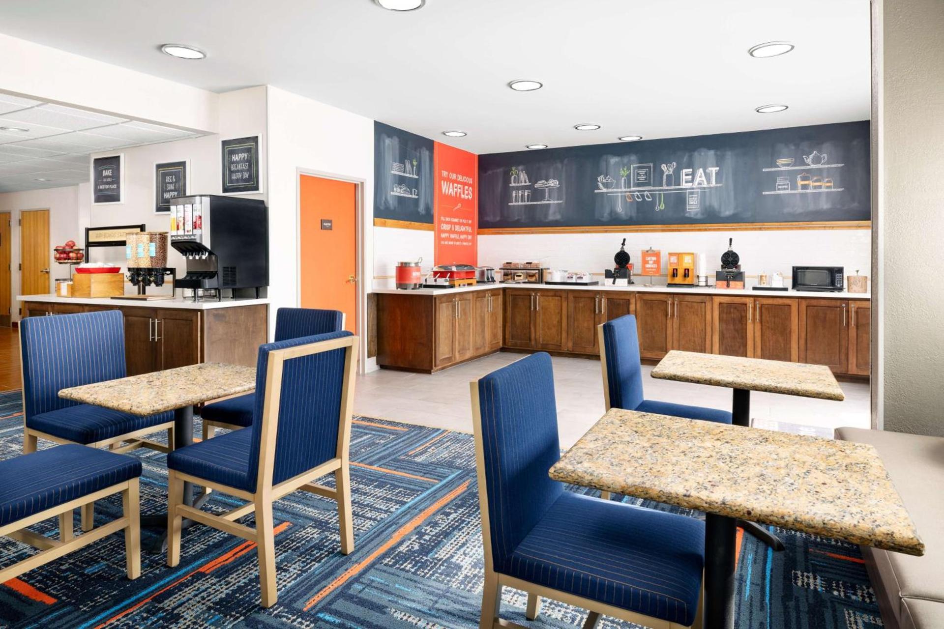 Hampton Inn Laredo photo 22