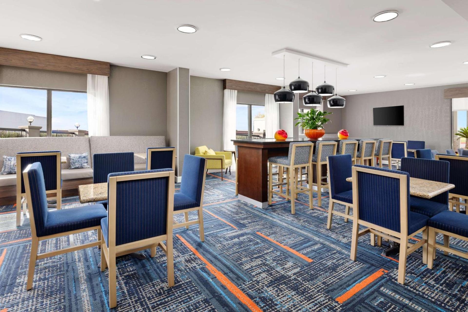 Hampton Inn Laredo photo 10