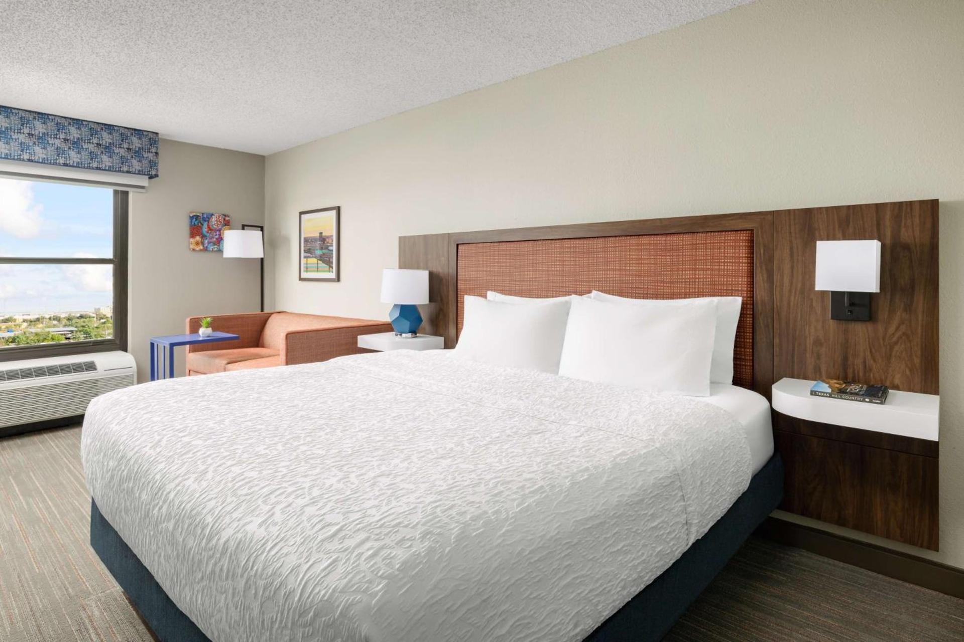 Hampton Inn Laredo photo 12