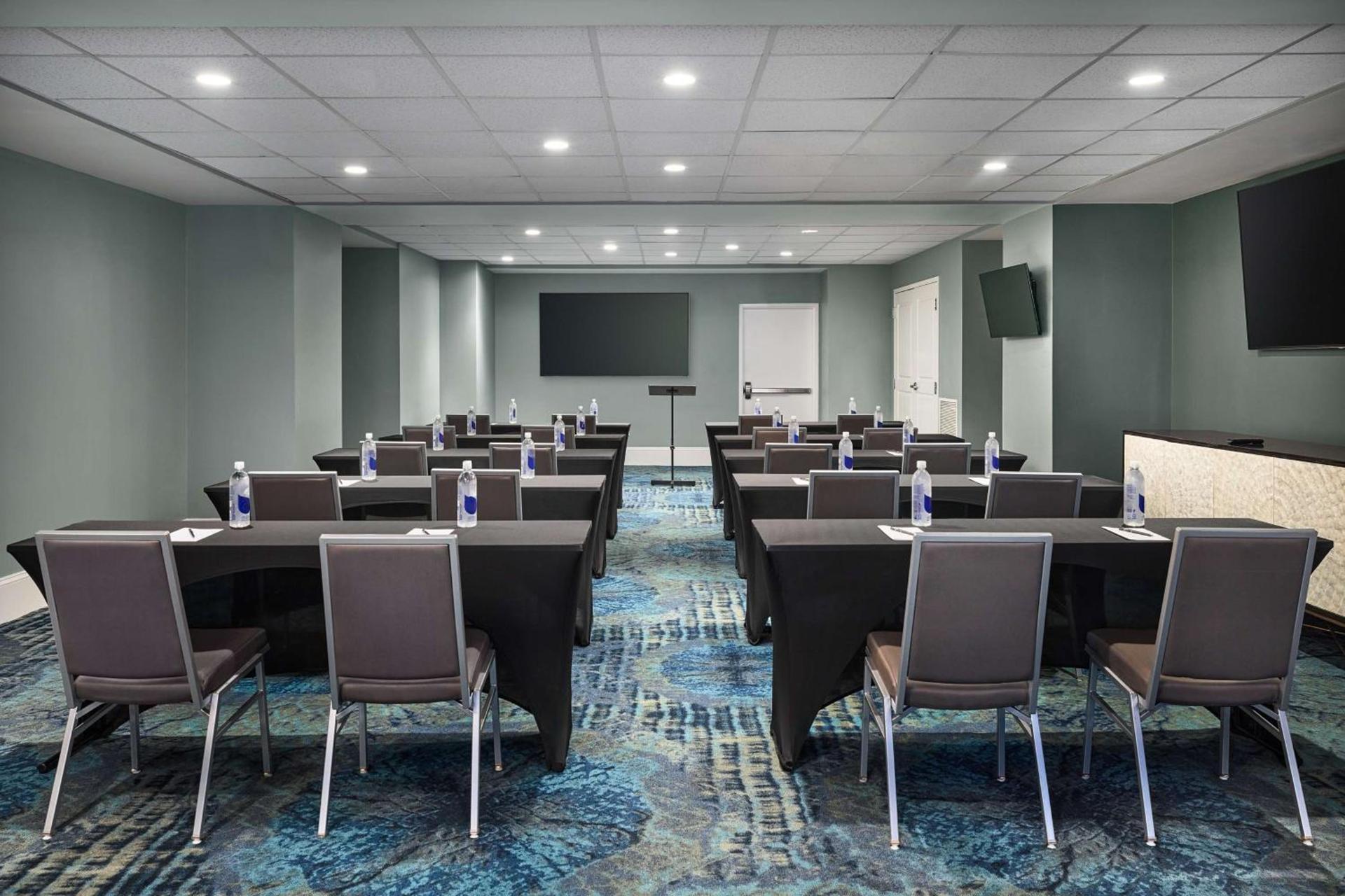 Redmont Hotel Birmingham - Curio Collection by Hilton photo 39