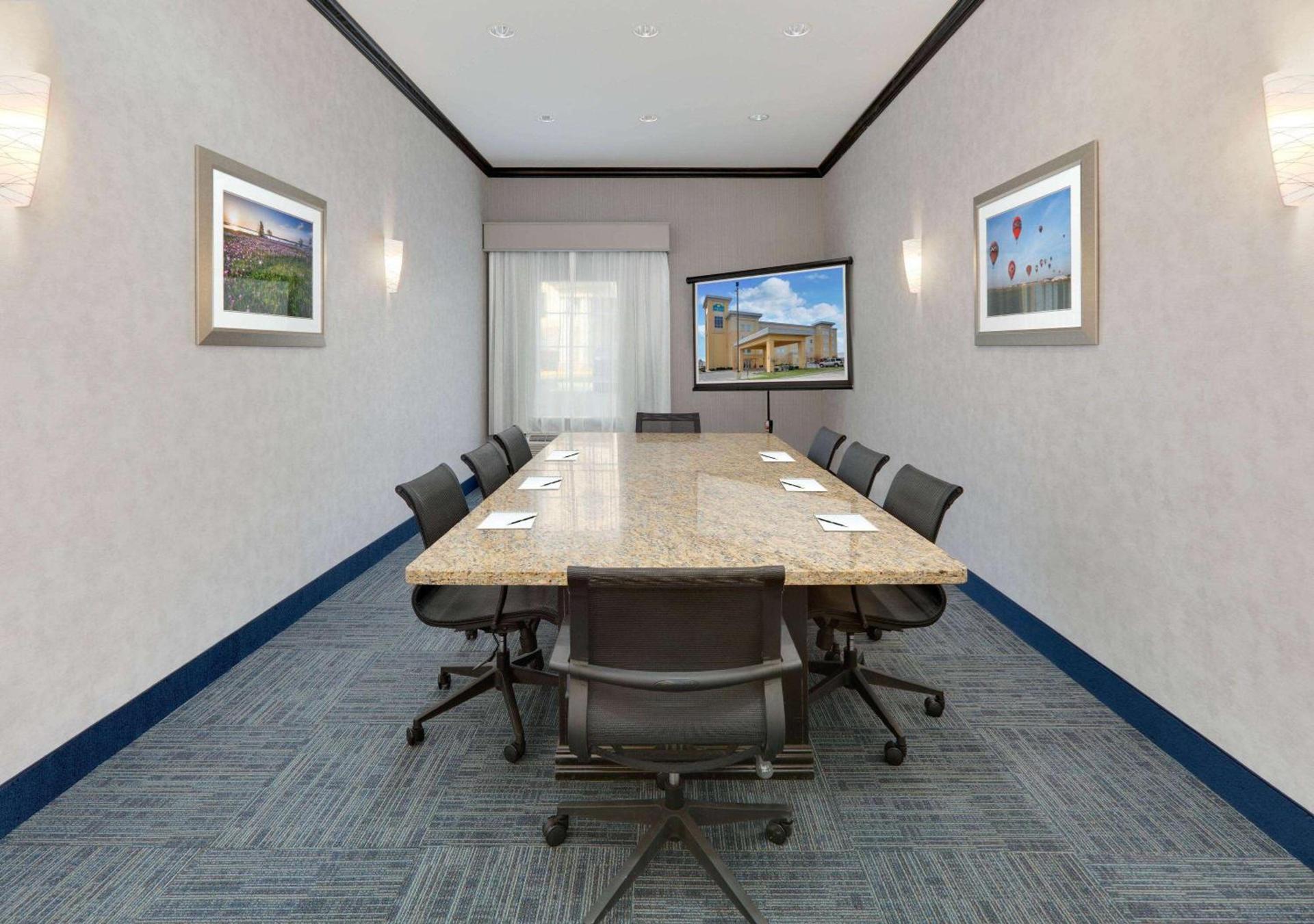 La Quinta by Wyndham Denton - University Drive photo 12