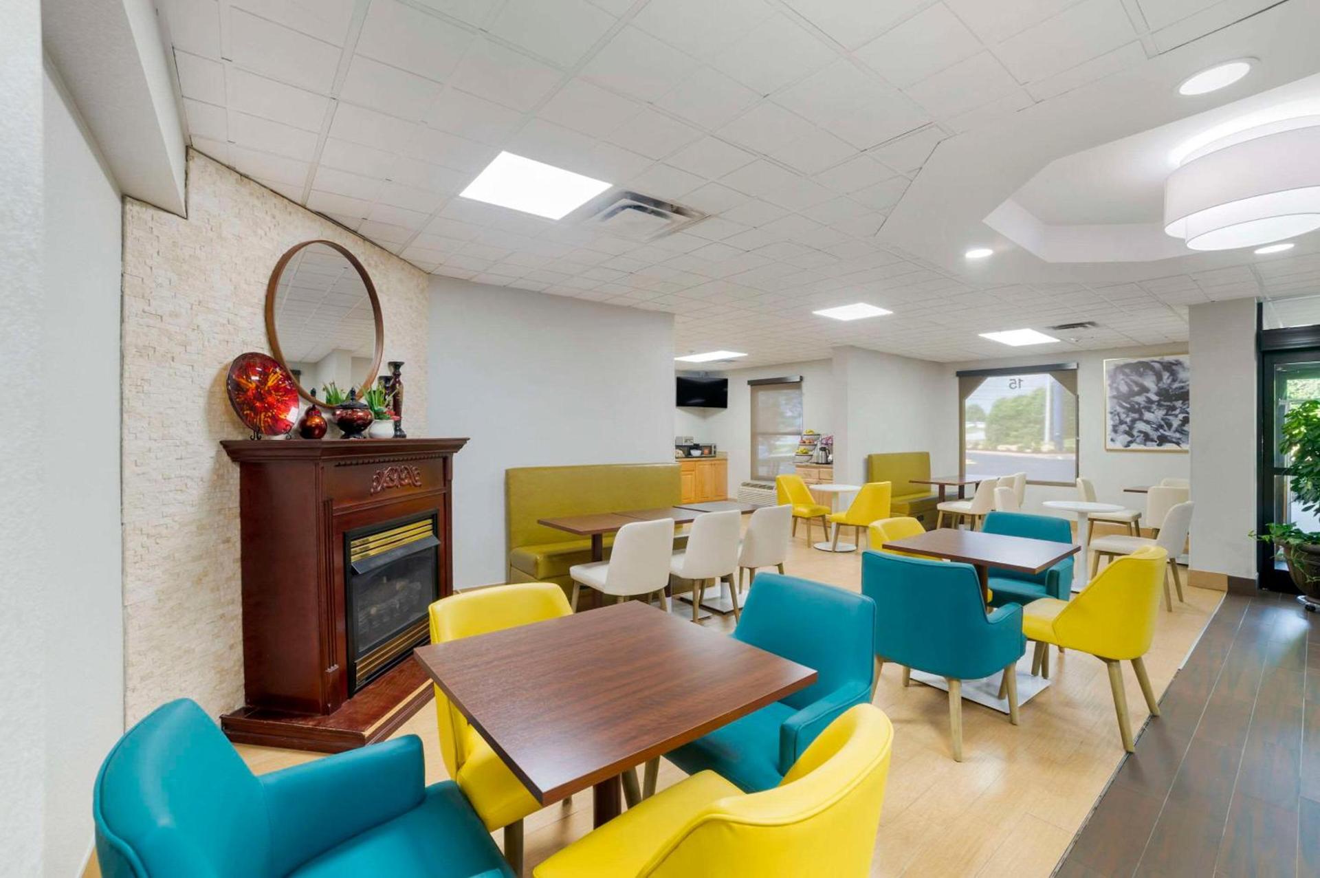 Comfort Inn Asheville Airport photo 23