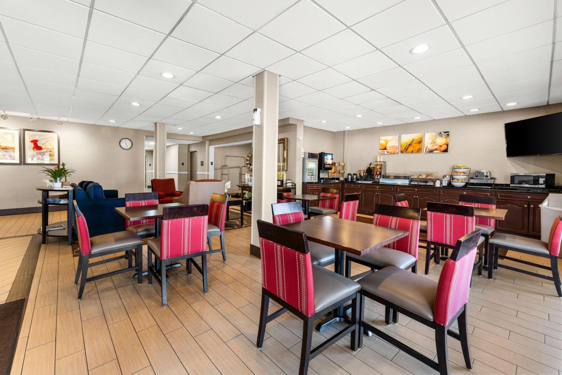 SureStay Plus by Best Western Reading North photo 12