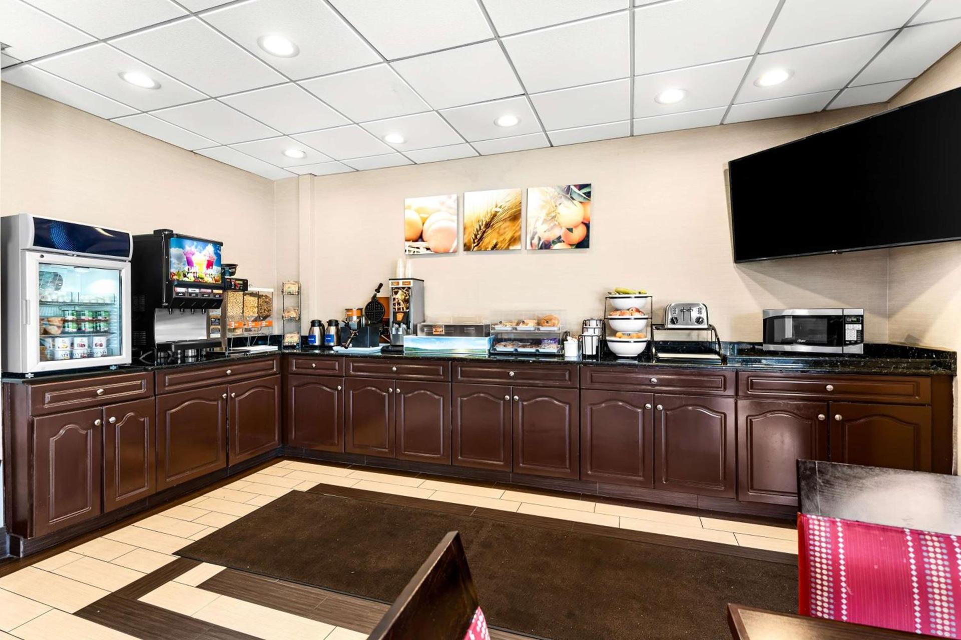 SureStay Plus by Best Western Reading North photo 29