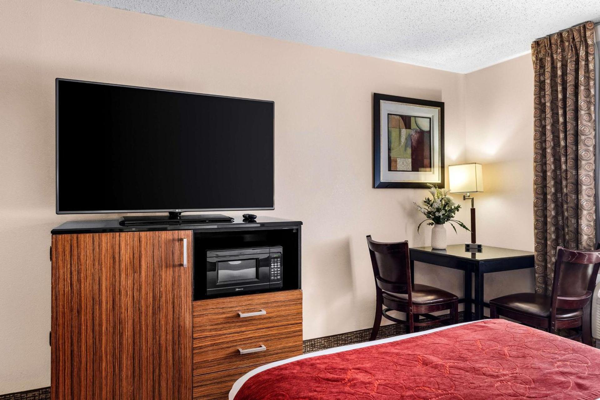 SureStay Plus by Best Western Reading North photo 19