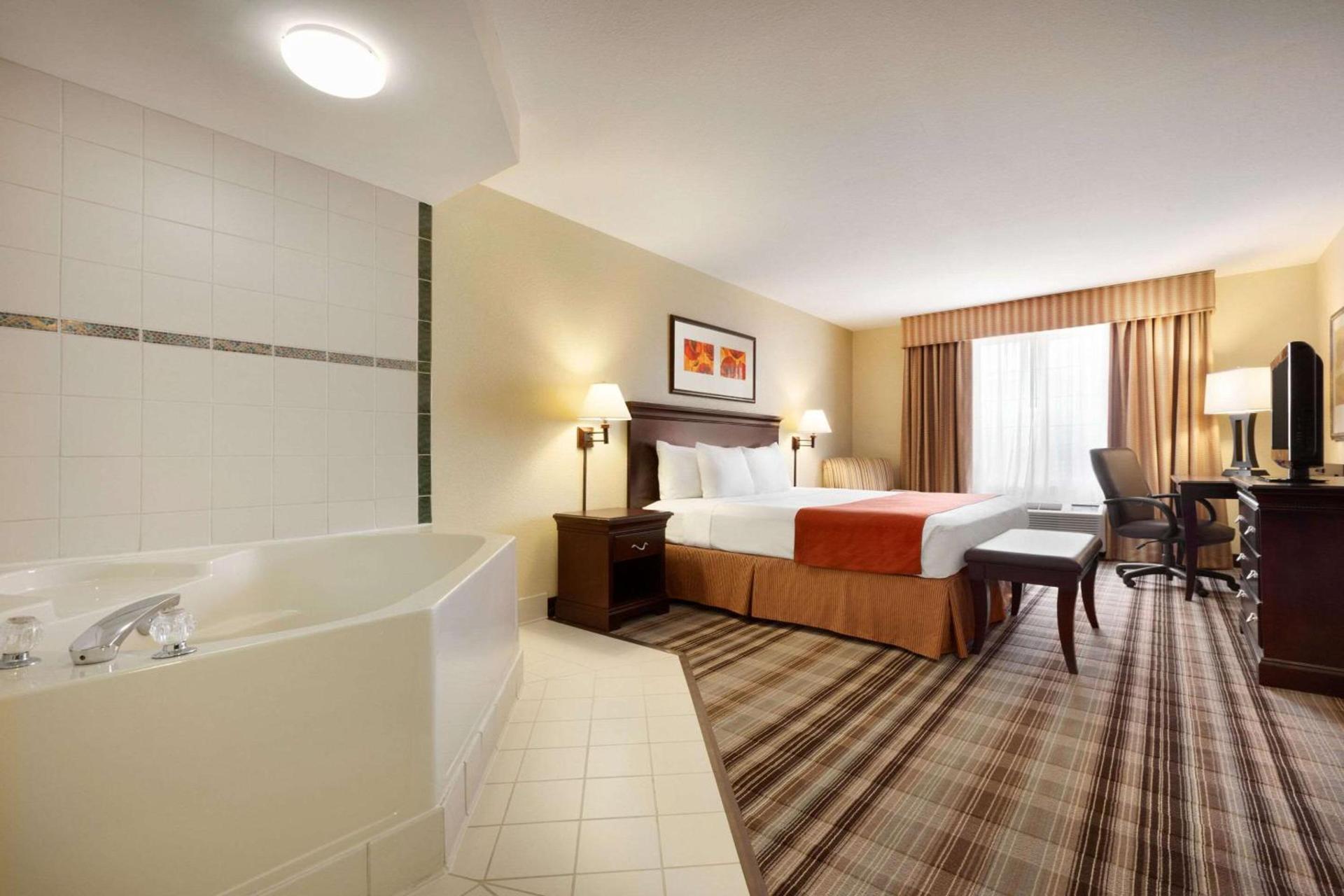 Country Inn & Suites by Radisson, Lexington, VA photo 13