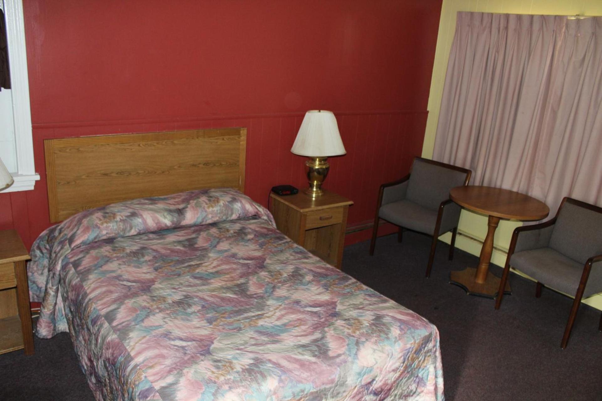 Crest Motel photo 14