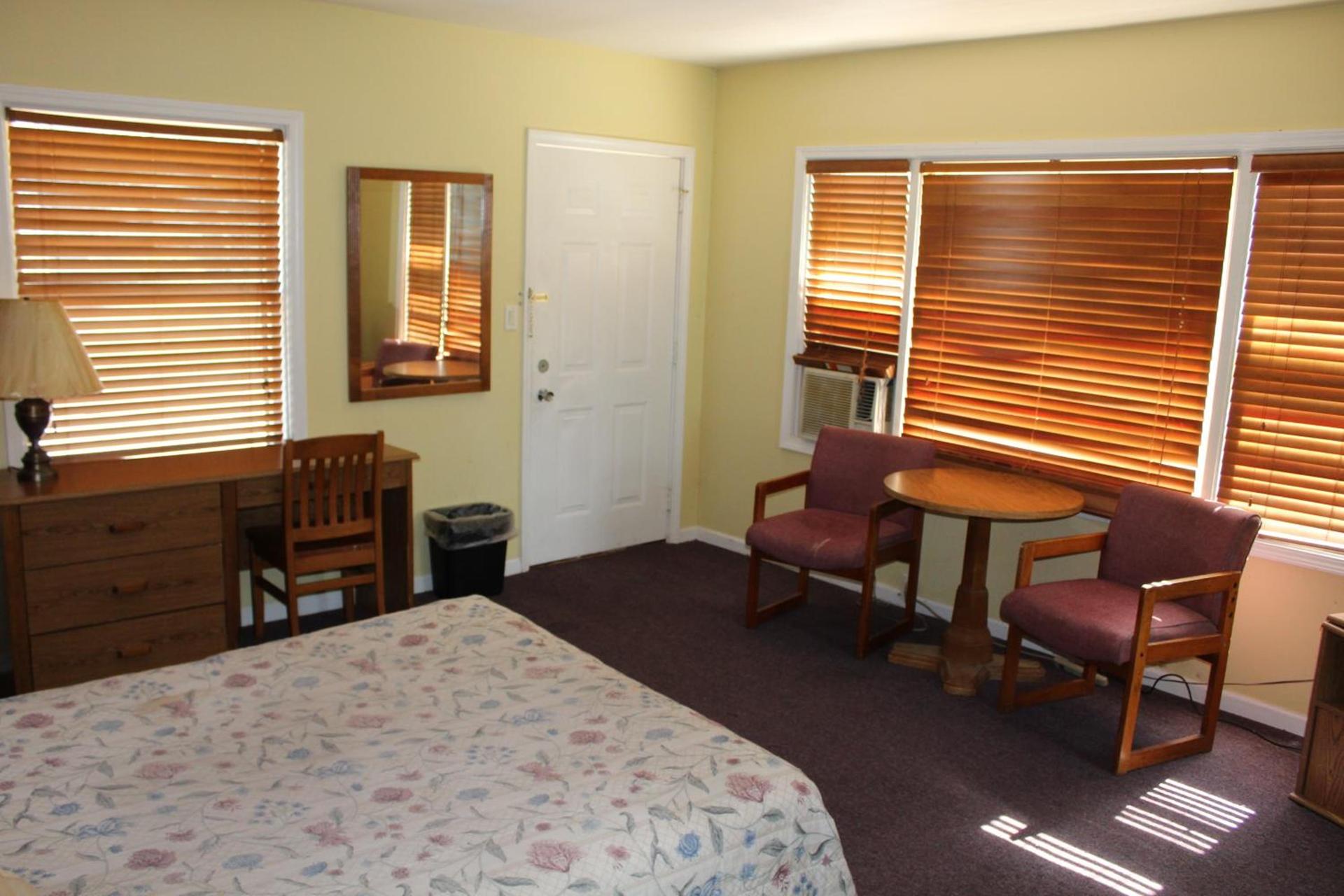 Crest Motel photo 8