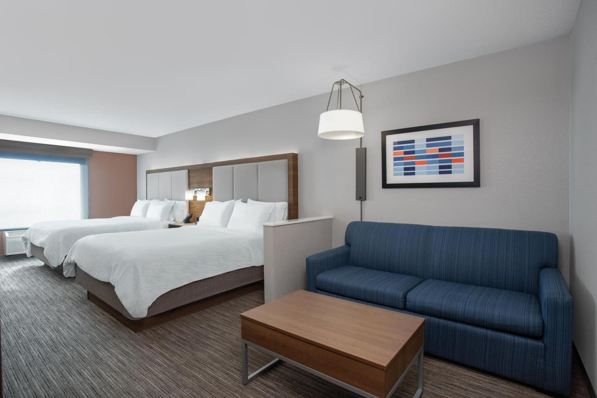 Holiday Inn Express & Suites Clinton by IHG photo 8
