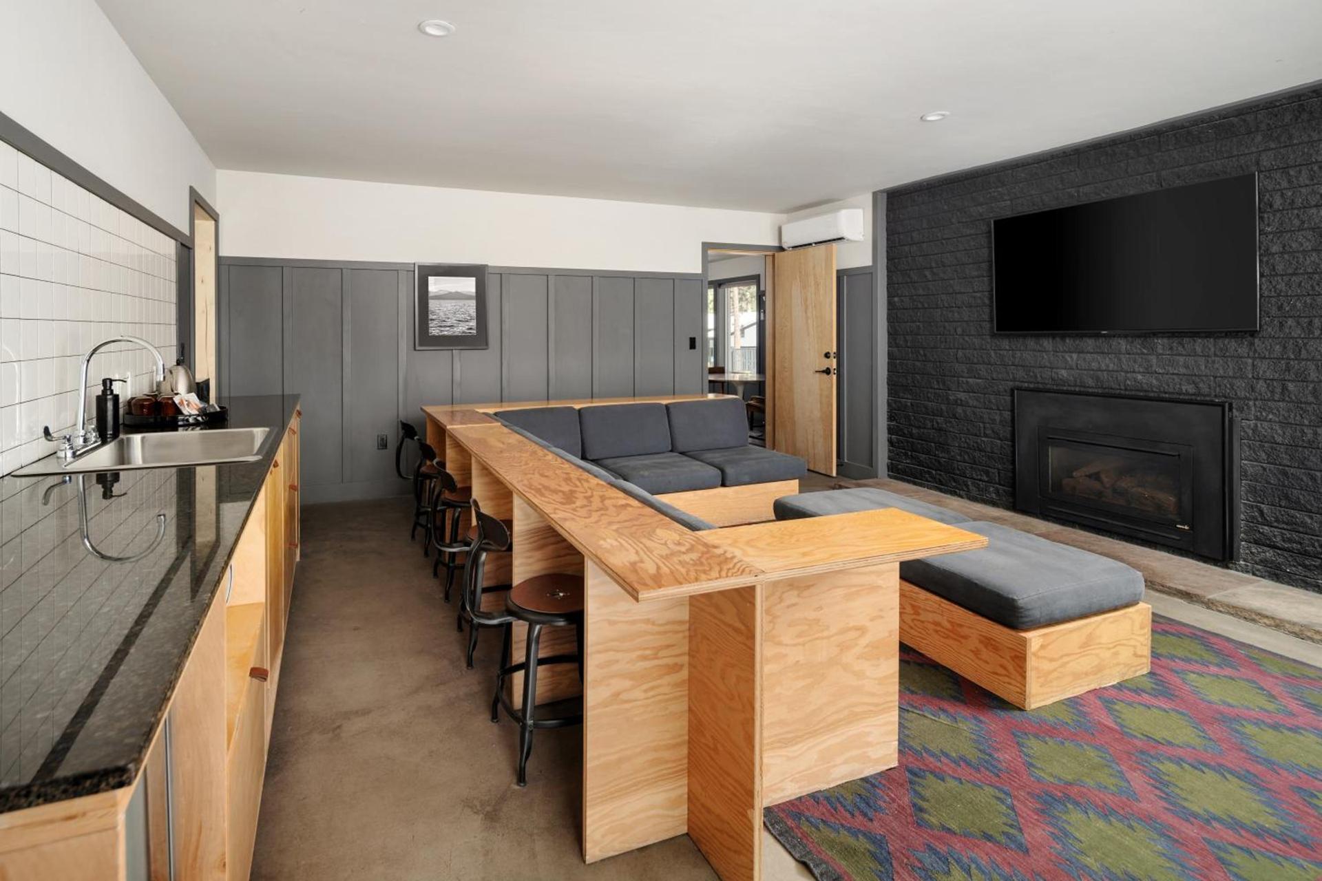 The Coachman Hotel photo 39