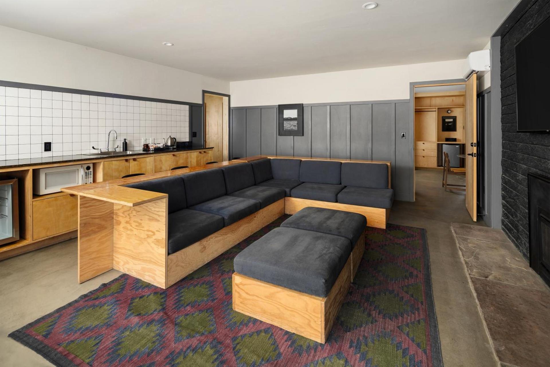 The Coachman Hotel photo 41