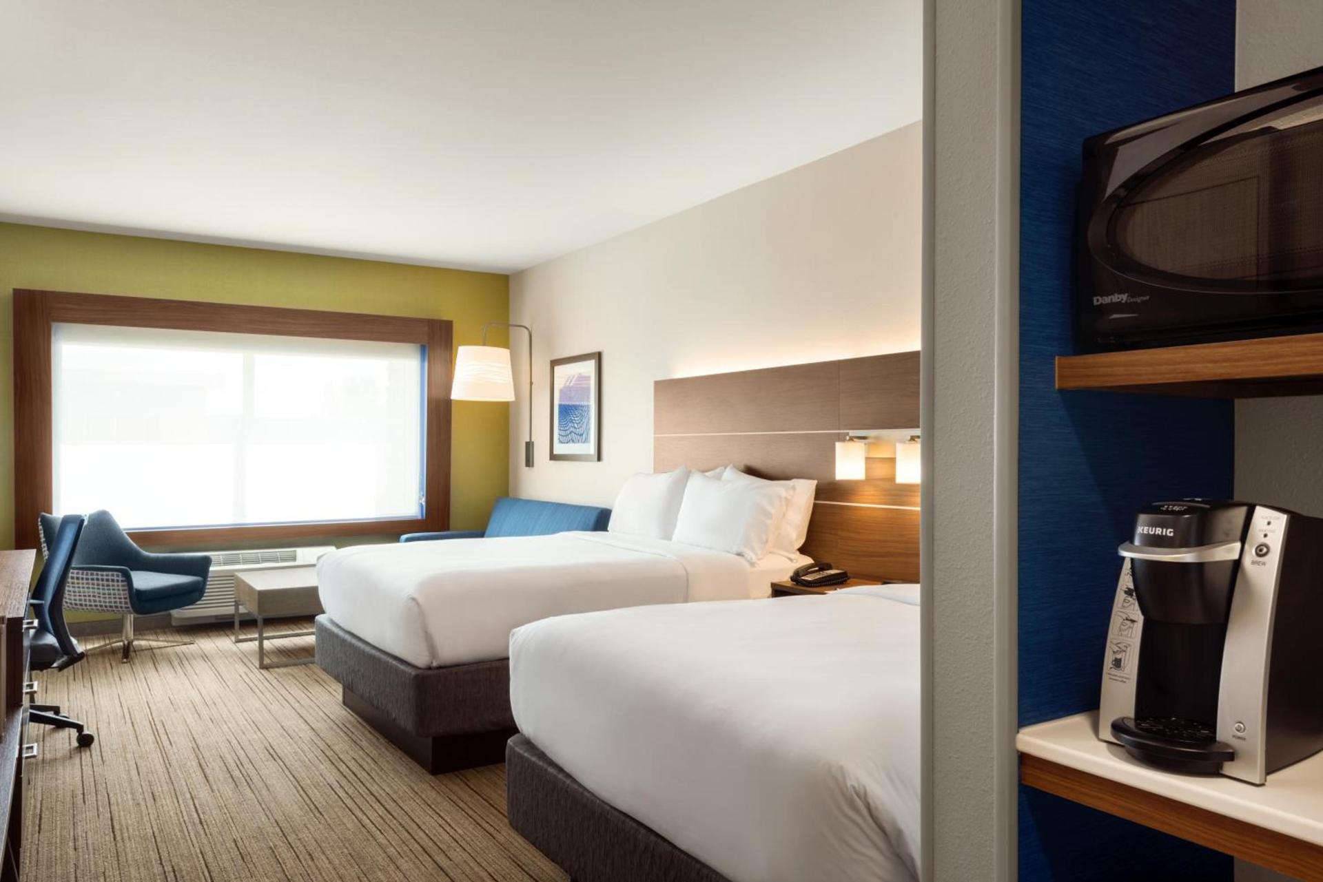 Holiday Inn Express & Suites - West Des Moines - Jordan Creek by IHG photo 3