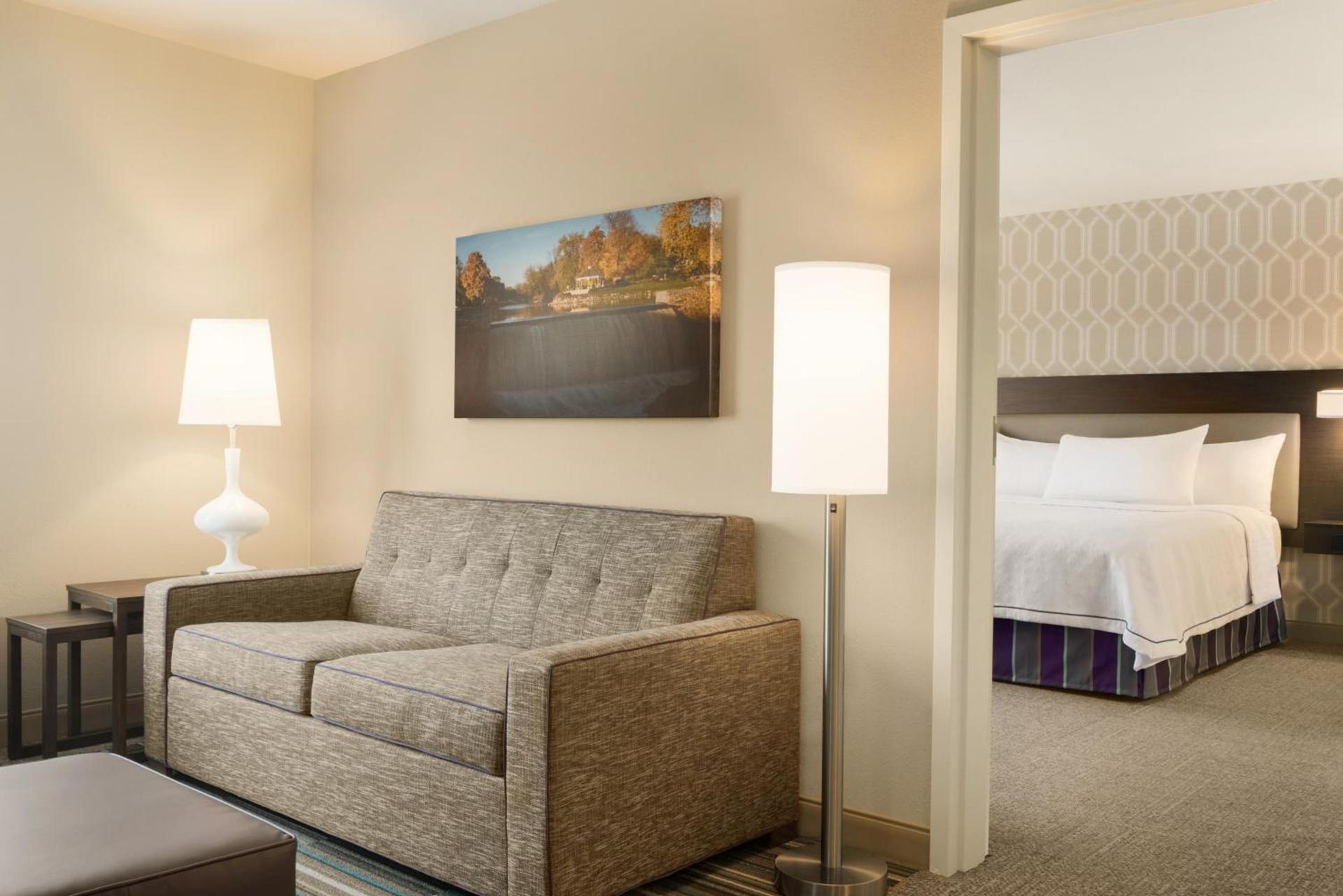 Home2 Suites By Hilton Menomonee Falls Milwaukee photo 42