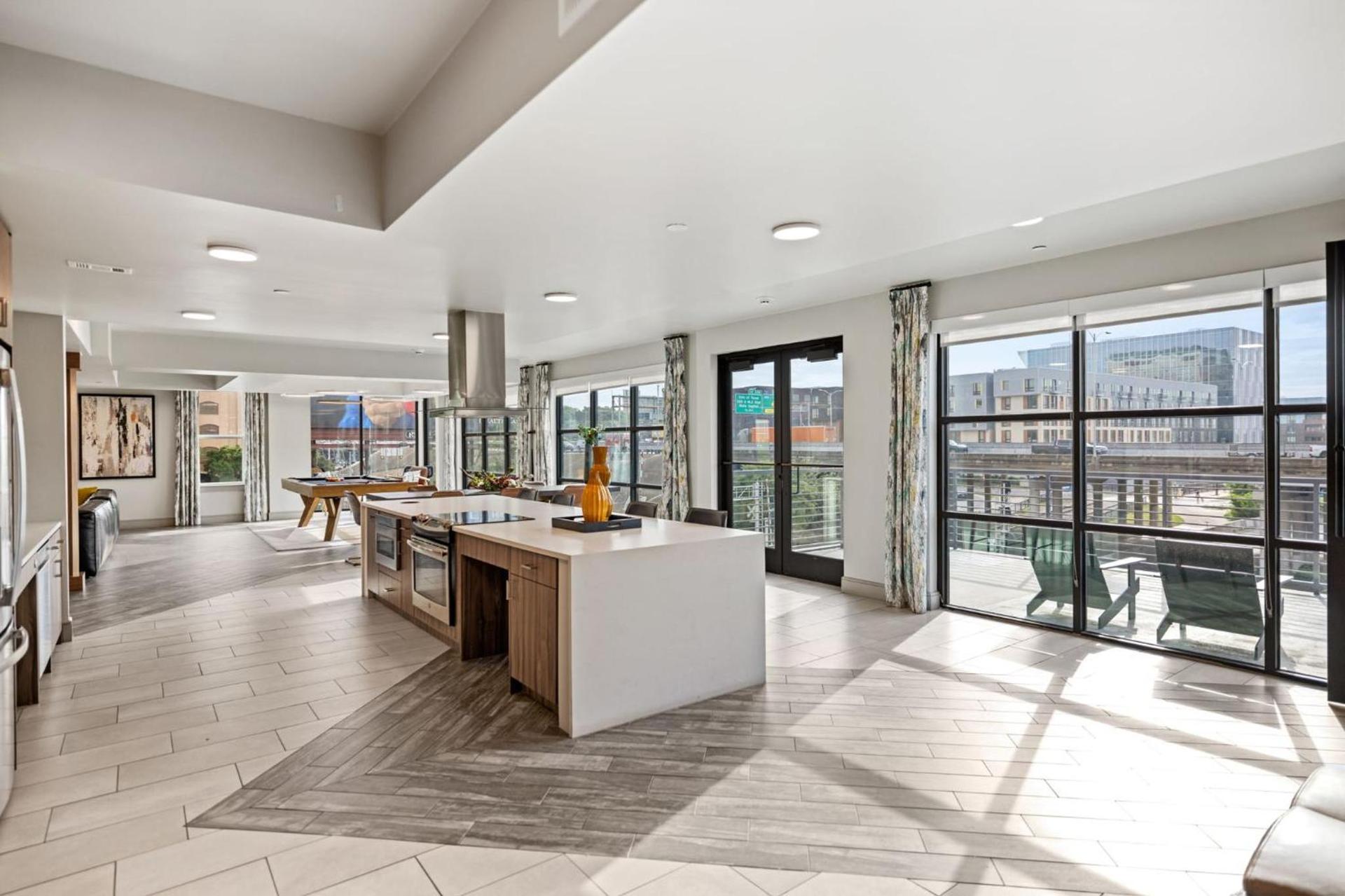 Placemakr Austin Downtown, Apartments by Hilton photo 5
