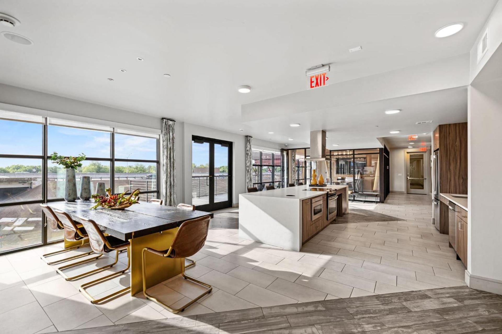 Placemakr Austin Downtown, Apartments by Hilton photo 65