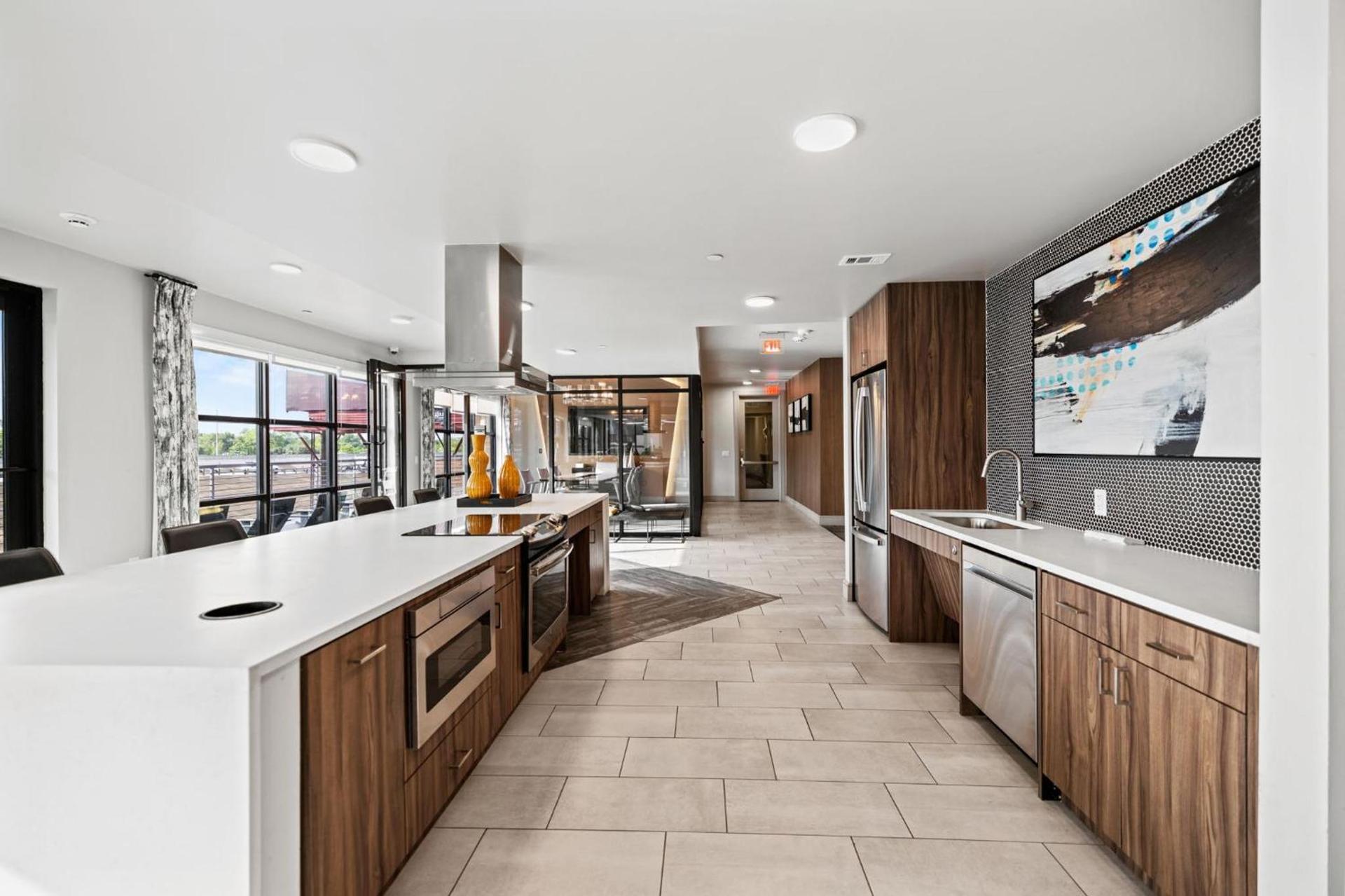Placemakr Austin Downtown, Apartments by Hilton photo 66
