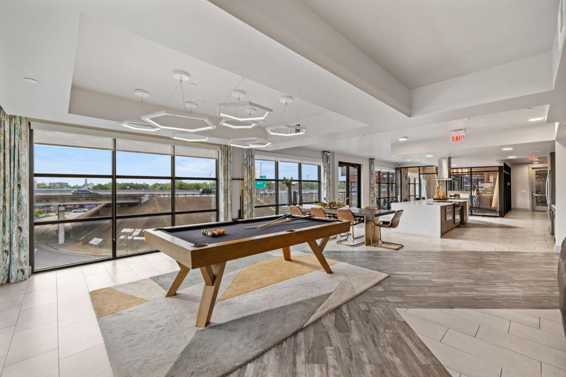 Placemakr Austin Downtown, Apartments by Hilton photo 40