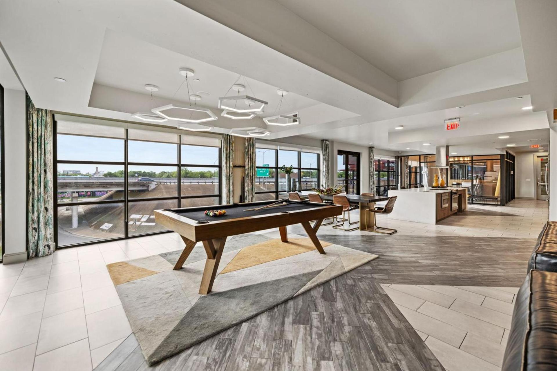 Placemakr Austin Downtown, Apartments by Hilton photo 69