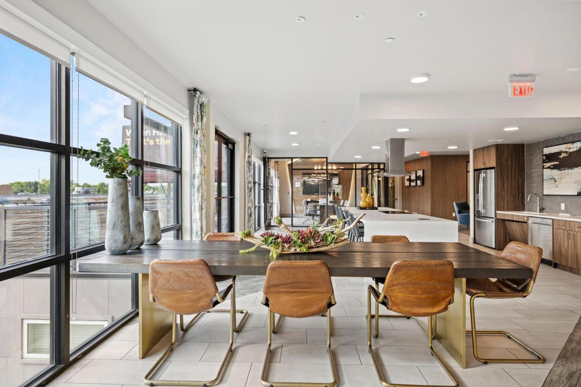 Placemakr Austin Downtown, Apartments by Hilton photo 4